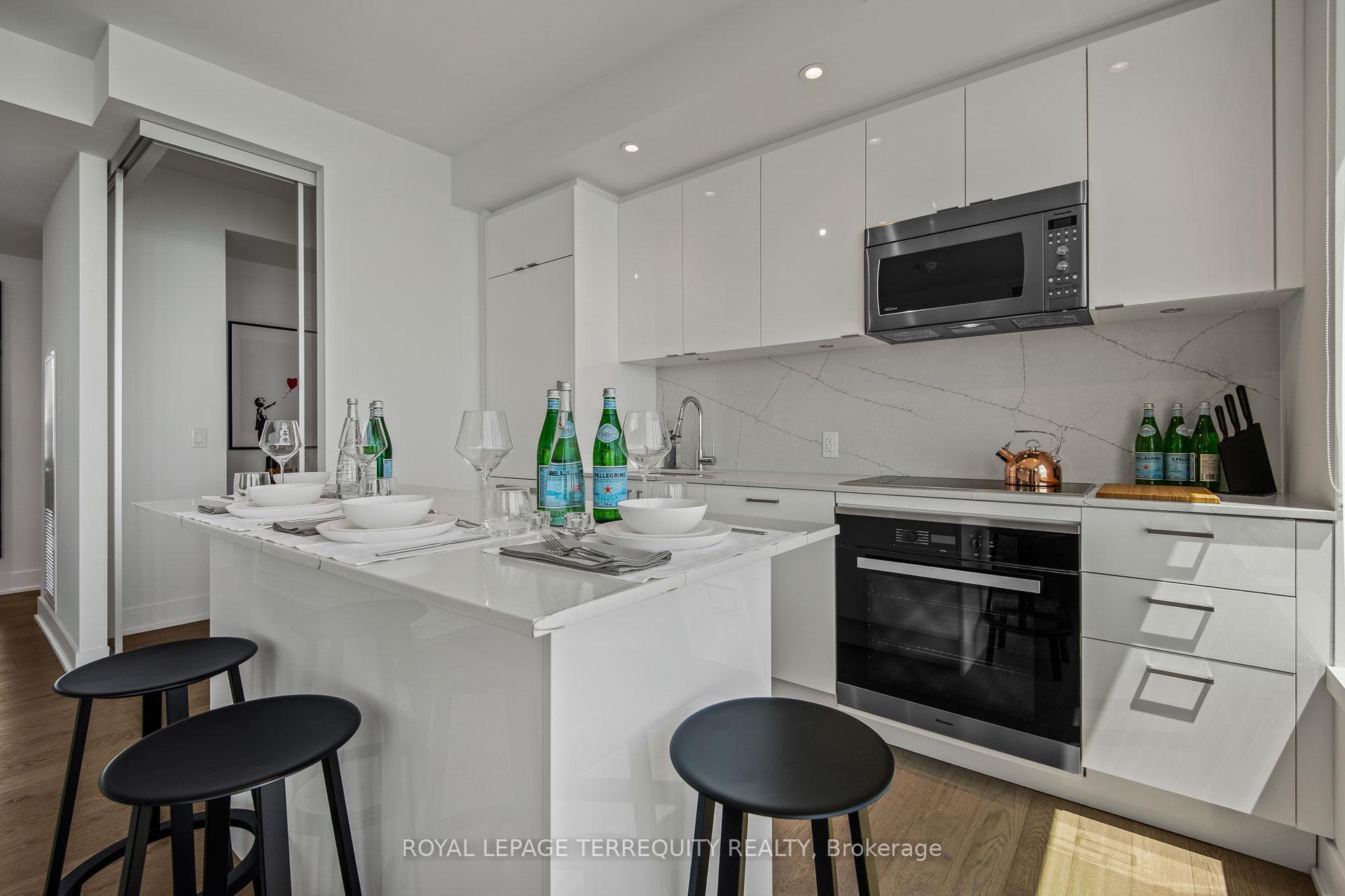 #3709e - 1926 Lake Shore Blvd W, Toronto, ON M6S1A1 | 2 Bedroom 2 Bathroom Condo Apt | Image 8