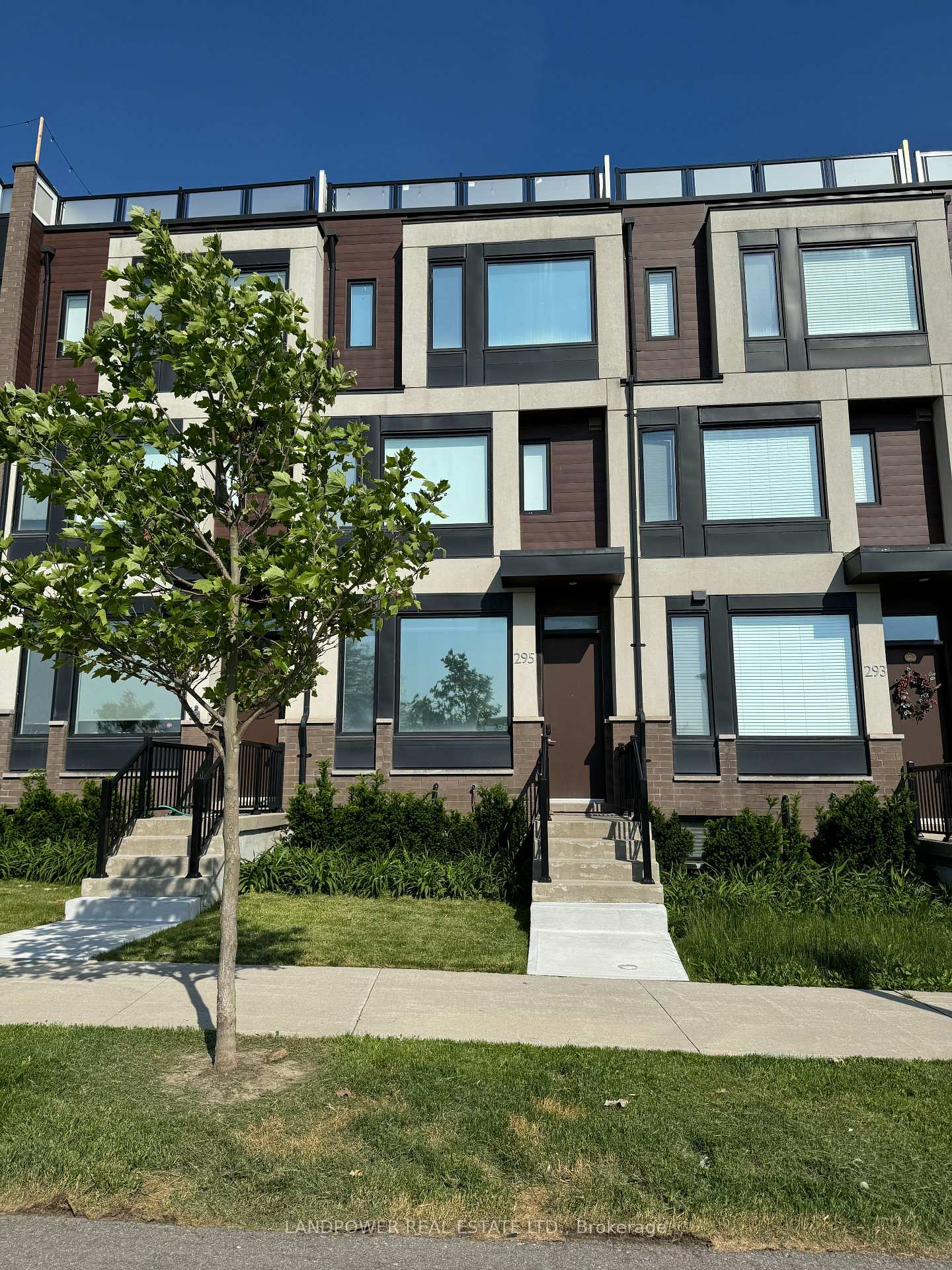 295 Downsview Park Blvd, Toronto, ON M3K0B6 | 3 Bedroom 4 Bathroom Freehold Townhouse | Image 1