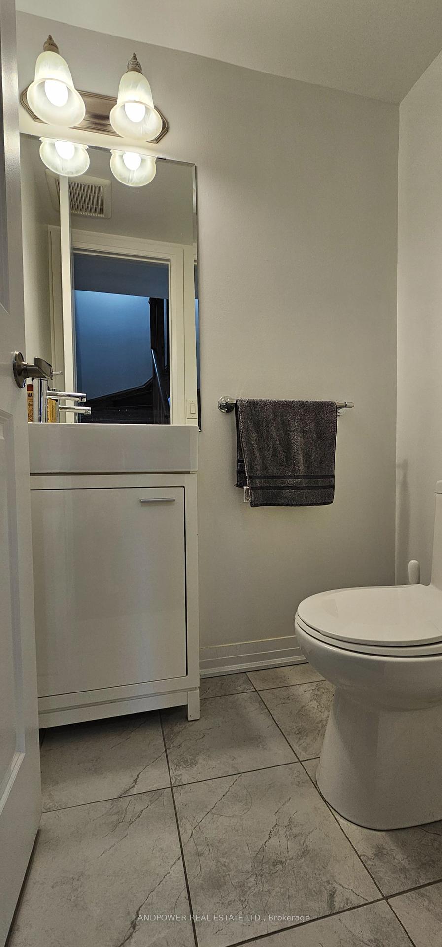 295 Downsview Park Blvd, Toronto, ON M3K0B6 | 3 Bedroom 4 Bathroom Freehold Townhouse | Image 10