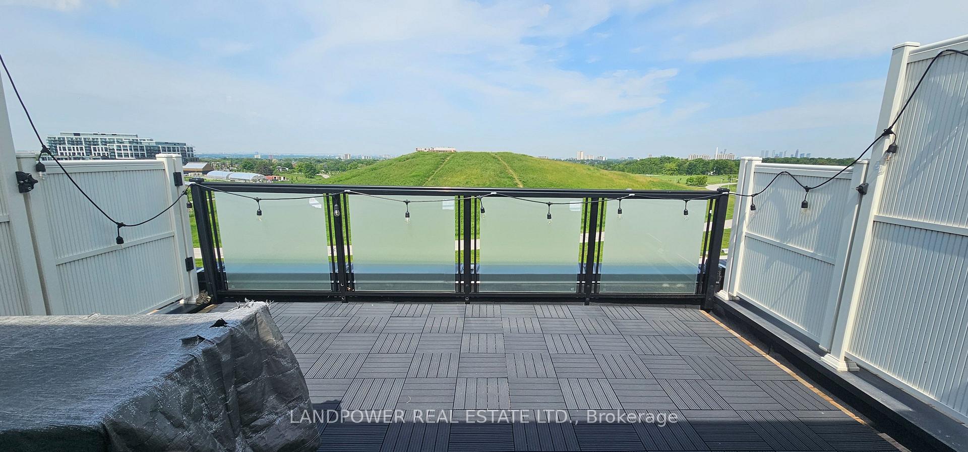 295 Downsview Park Blvd, Toronto, ON M3K0B6 | 3 Bedroom 4 Bathroom Freehold Townhouse | Image 22