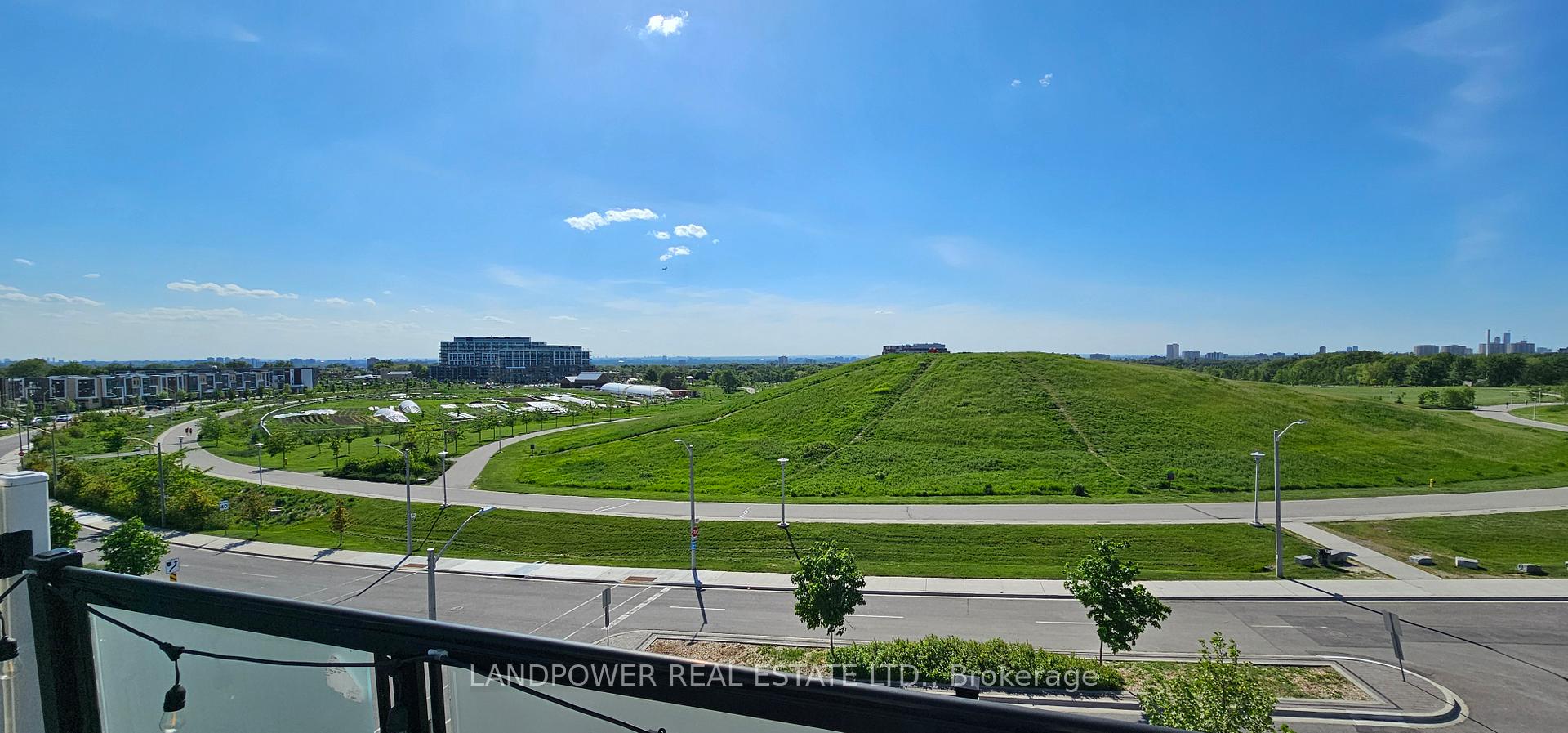 295 Downsview Park Blvd, Toronto, ON M3K0B6 | 3 Bedroom 4 Bathroom Freehold Townhouse | Image 23