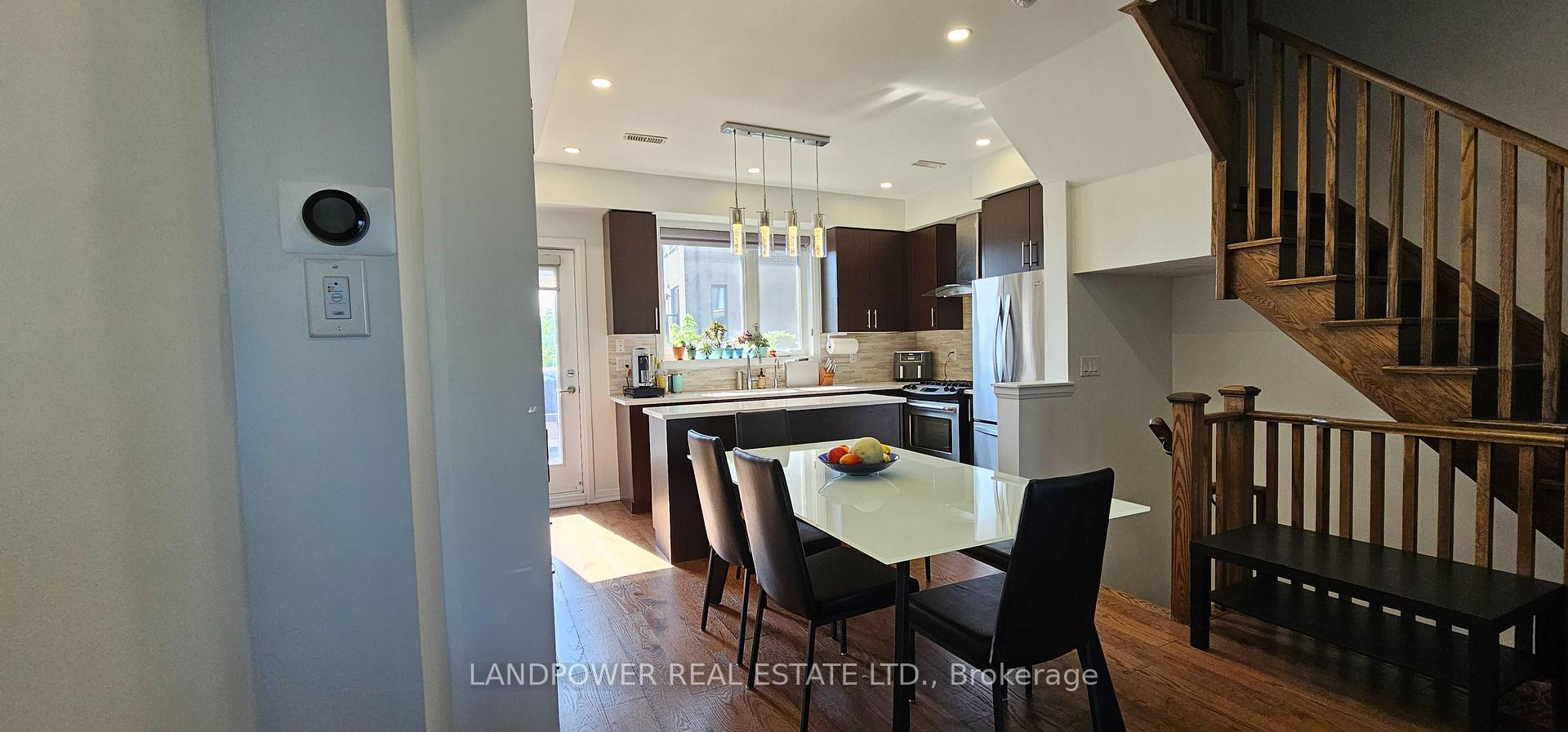 295 Downsview Park Blvd, Toronto, ON M3K0B6 | 3 Bedroom 4 Bathroom Freehold Townhouse | Image 5