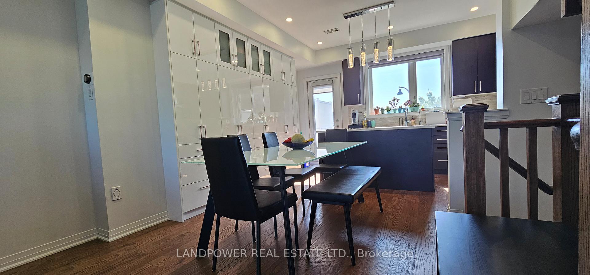 295 Downsview Park Blvd, Toronto, ON M3K0B6 | 3 Bedroom 4 Bathroom Freehold Townhouse | Image 6