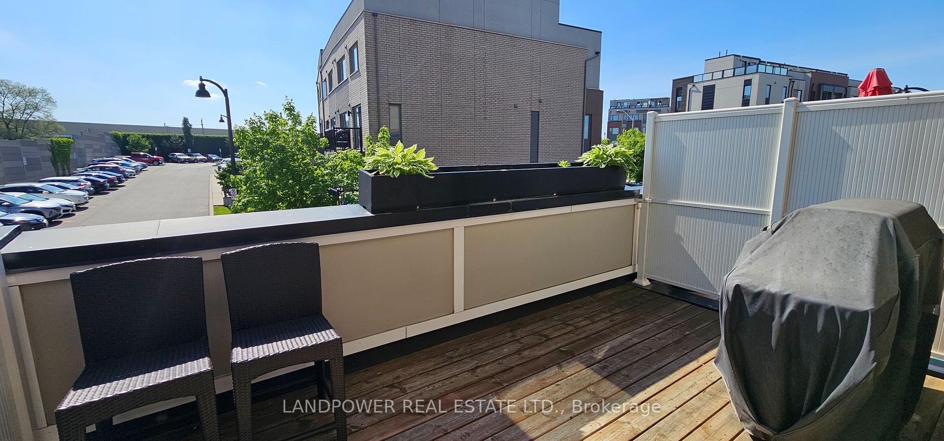 295 Downsview Park Blvd, Toronto, ON M3K0B6 | 3 Bedroom 4 Bathroom Freehold Townhouse | Image 8