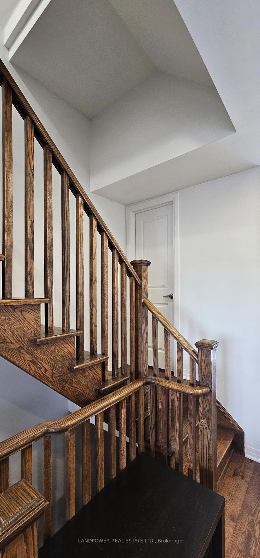 295 Downsview Park Blvd, Toronto, ON M3K0B6 | 3 Bedroom 4 Bathroom Freehold Townhouse | Image 9