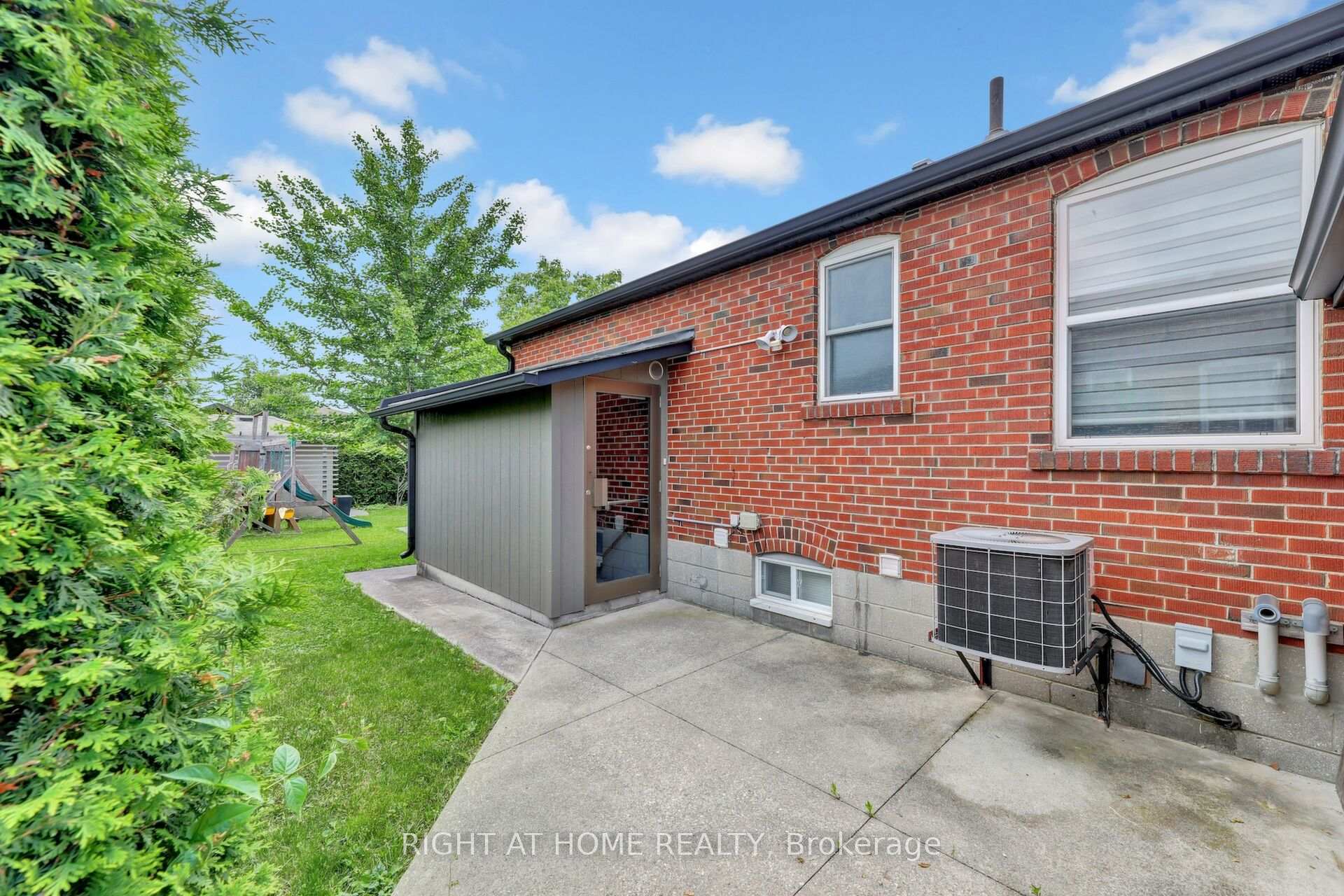 69 Tavistock Rd, Toronto, ON M3M2N8 | 3 Bedroom 3 Bathroom Detached House | Image 37