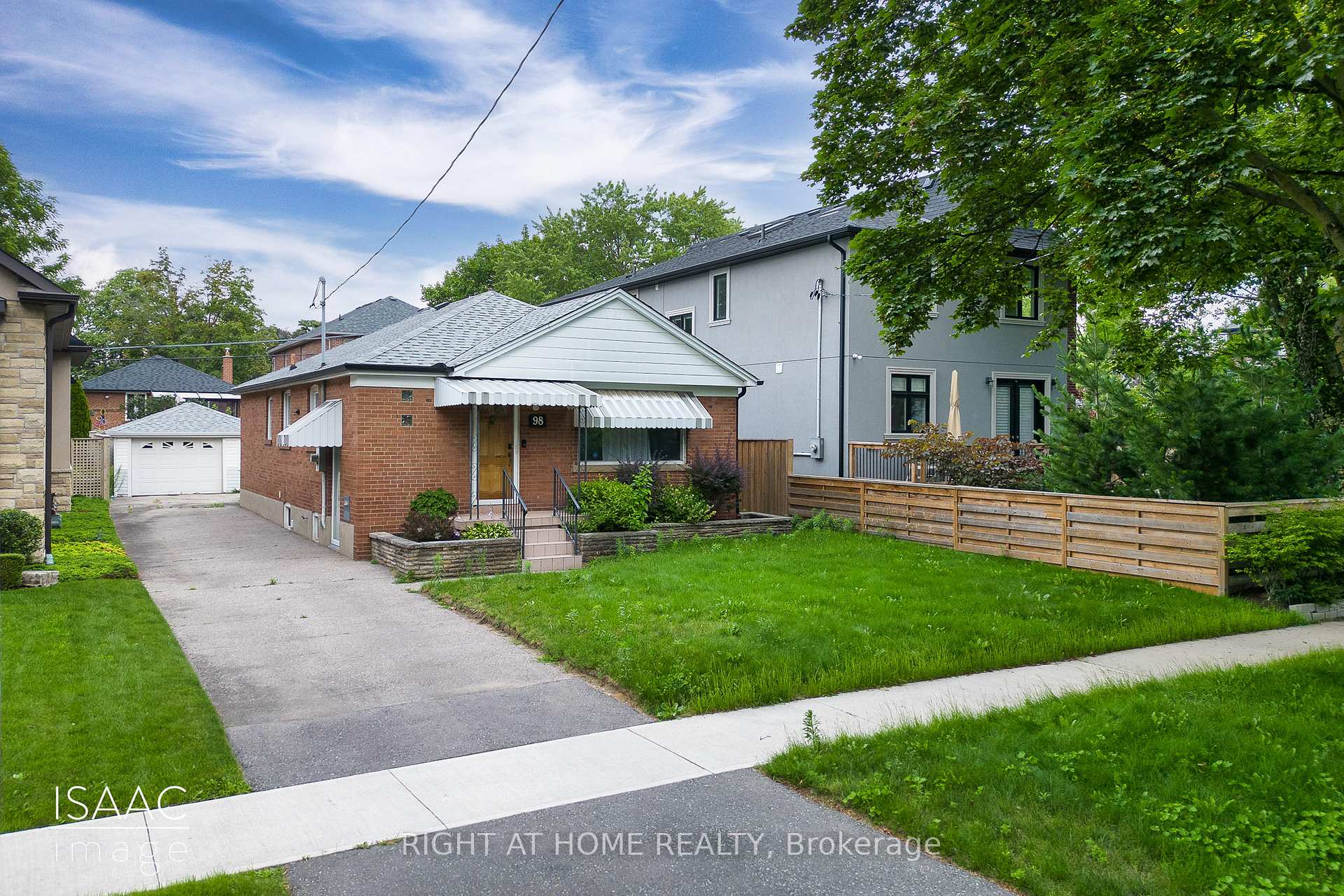 98 Yorkview Dr, Toronto, ON M8Z2G4 | 3 Bedroom 2 Bathroom Detached House | Image 1