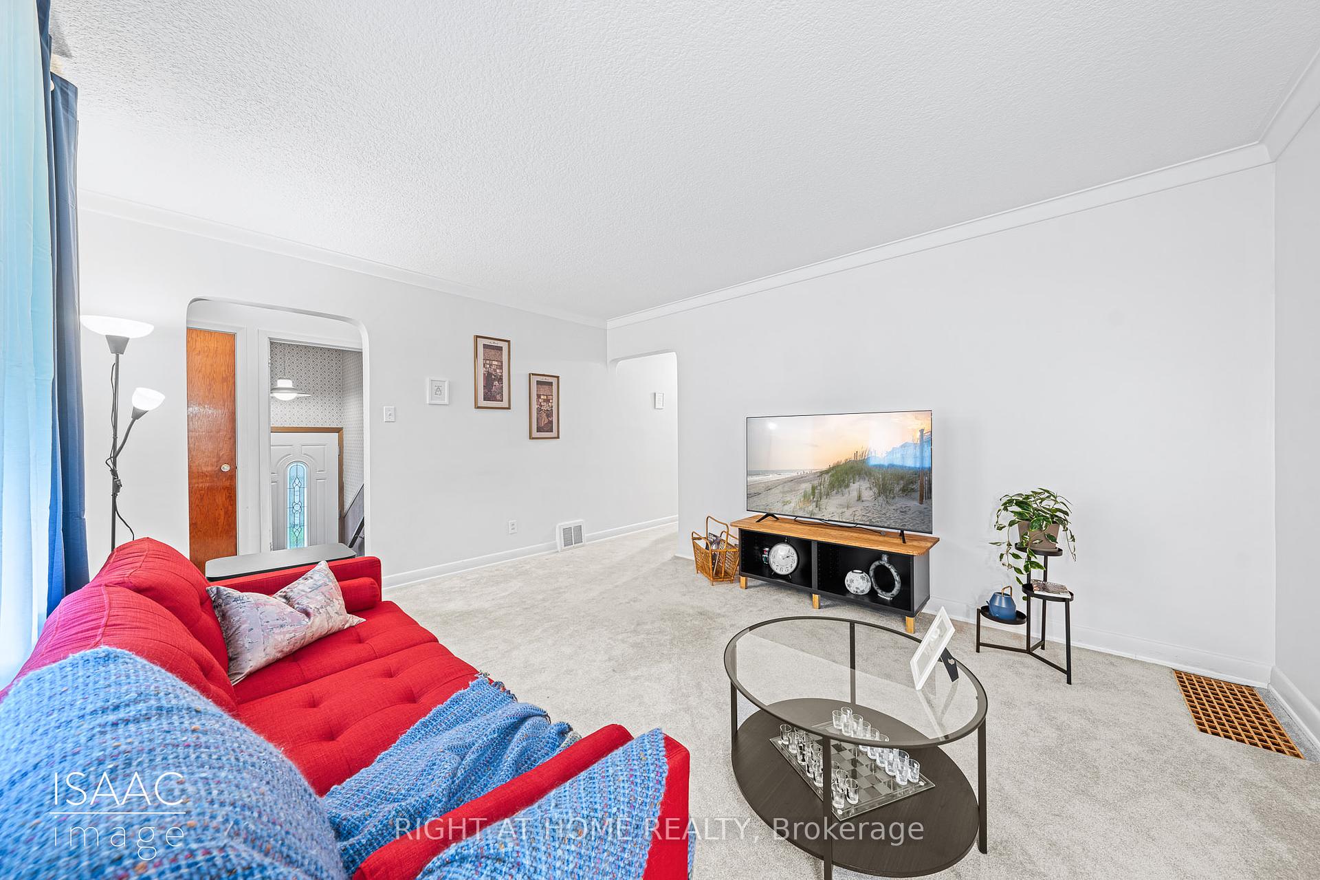 98 Yorkview Dr, Toronto, ON M8Z2G4 | 3 Bedroom 2 Bathroom Detached House | Image 10