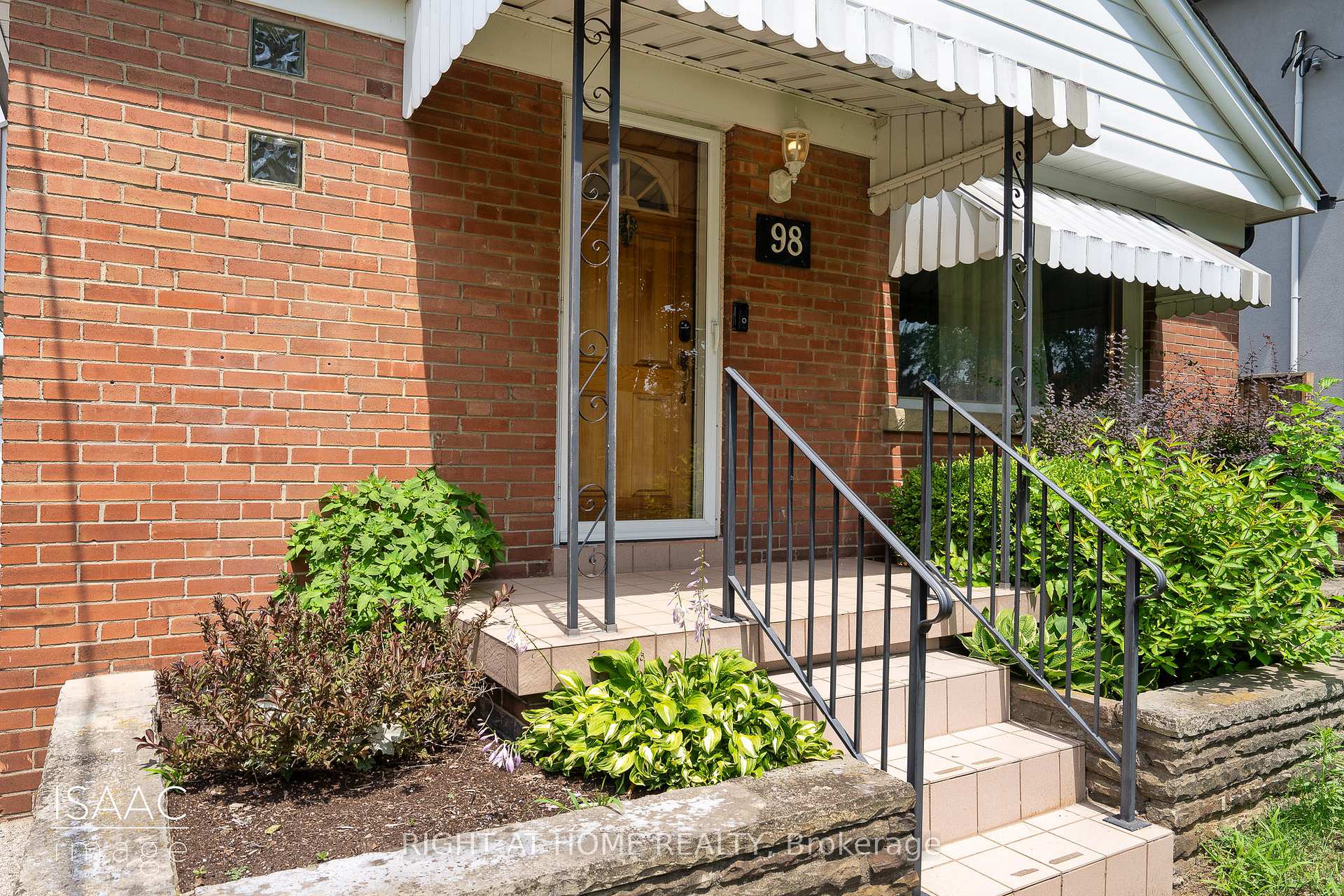 98 Yorkview Dr, Toronto, ON M8Z2G4 | 3 Bedroom 2 Bathroom Detached House | Image 2