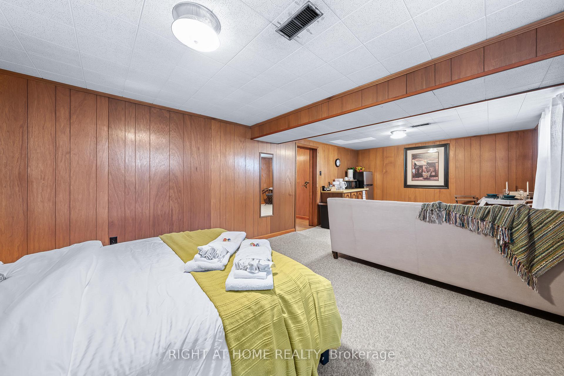 98 Yorkview Dr, Toronto, ON M8Z2G4 | 3 Bedroom 2 Bathroom Detached House | Image 25