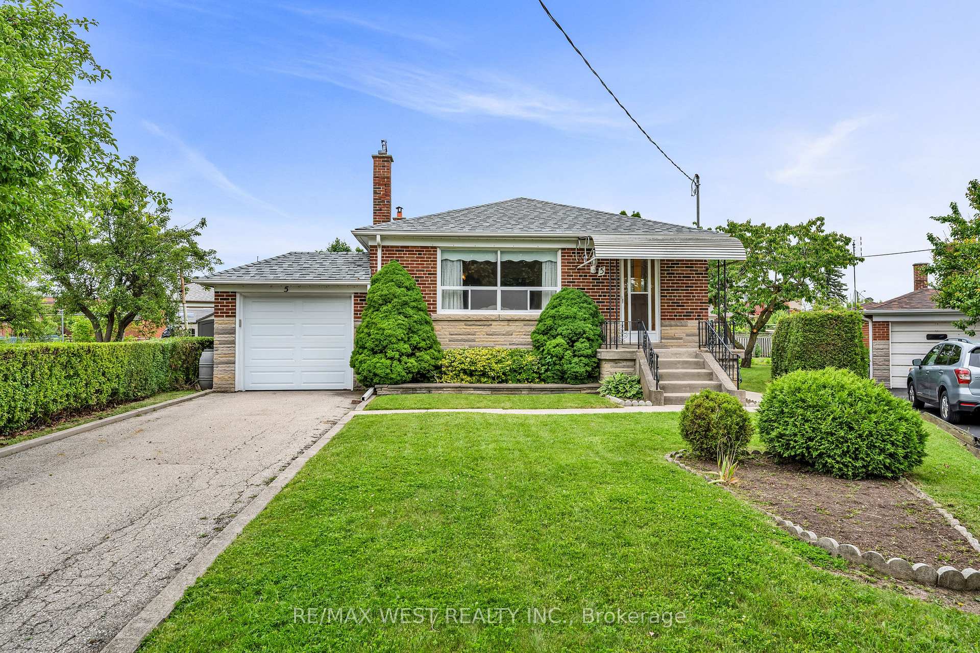 5 Picton Cres, Toronto, ON M3K1W4 | 3 Bedroom 2 Bathroom Detached House | Image 1