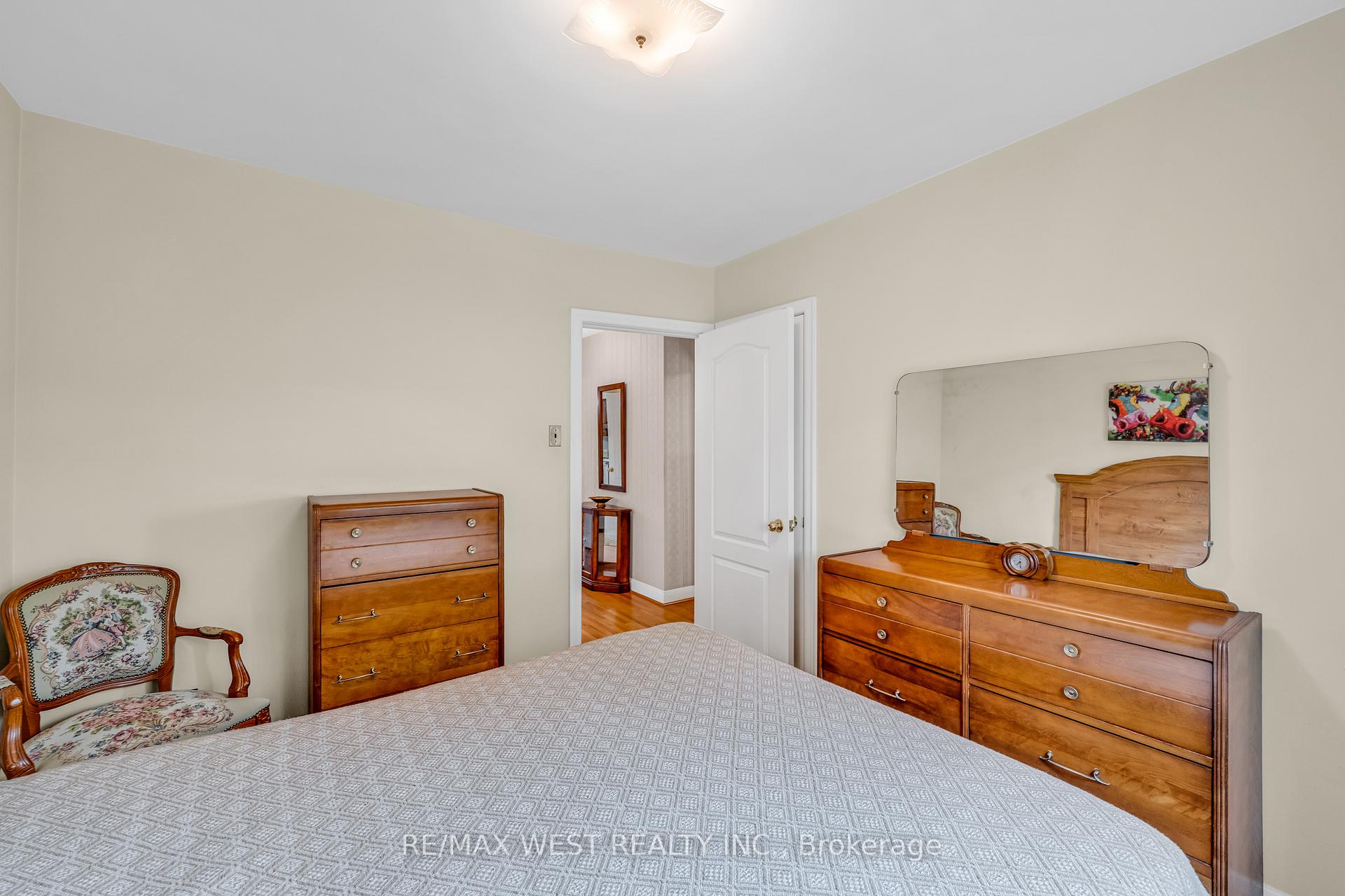 5 Picton Cres, Toronto, ON M3K1W4 | 3 Bedroom 2 Bathroom Detached House | Image 17