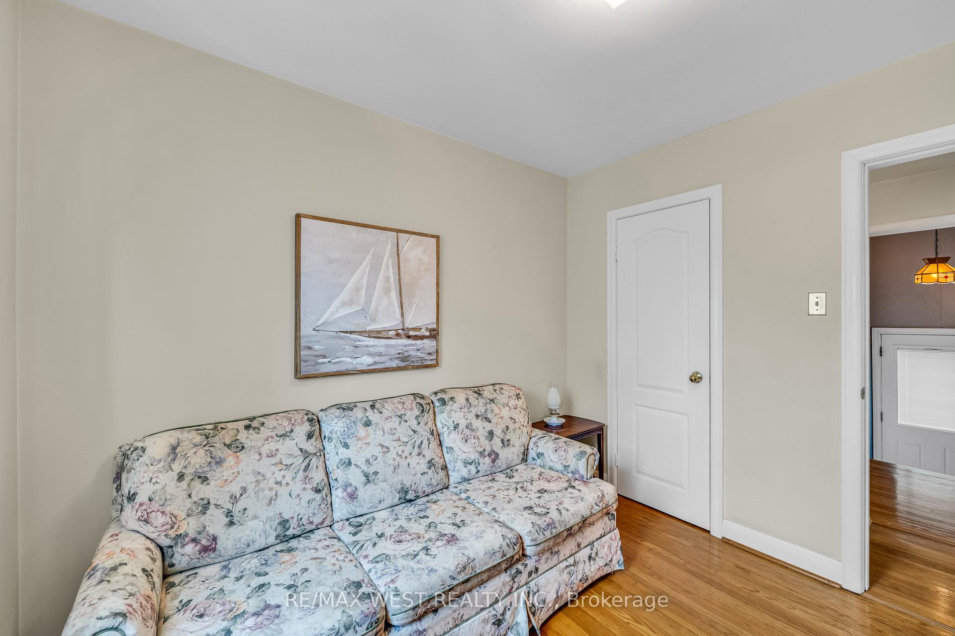 5 Picton Cres, Toronto, ON M3K1W4 | 3 Bedroom 2 Bathroom Detached House | Image 20