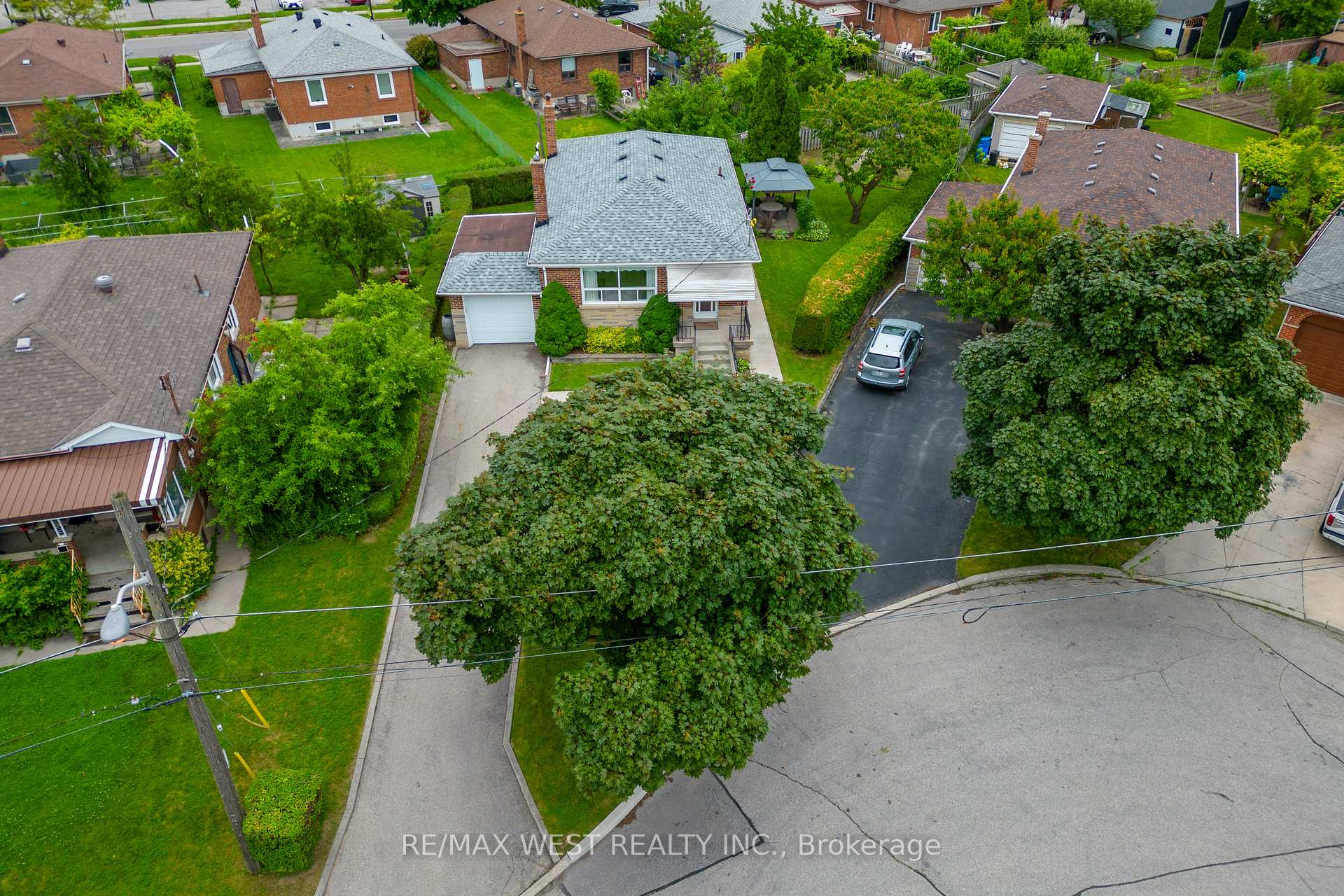 5 Picton Cres, Toronto, ON M3K1W4 | 3 Bedroom 2 Bathroom Detached House | Image 3