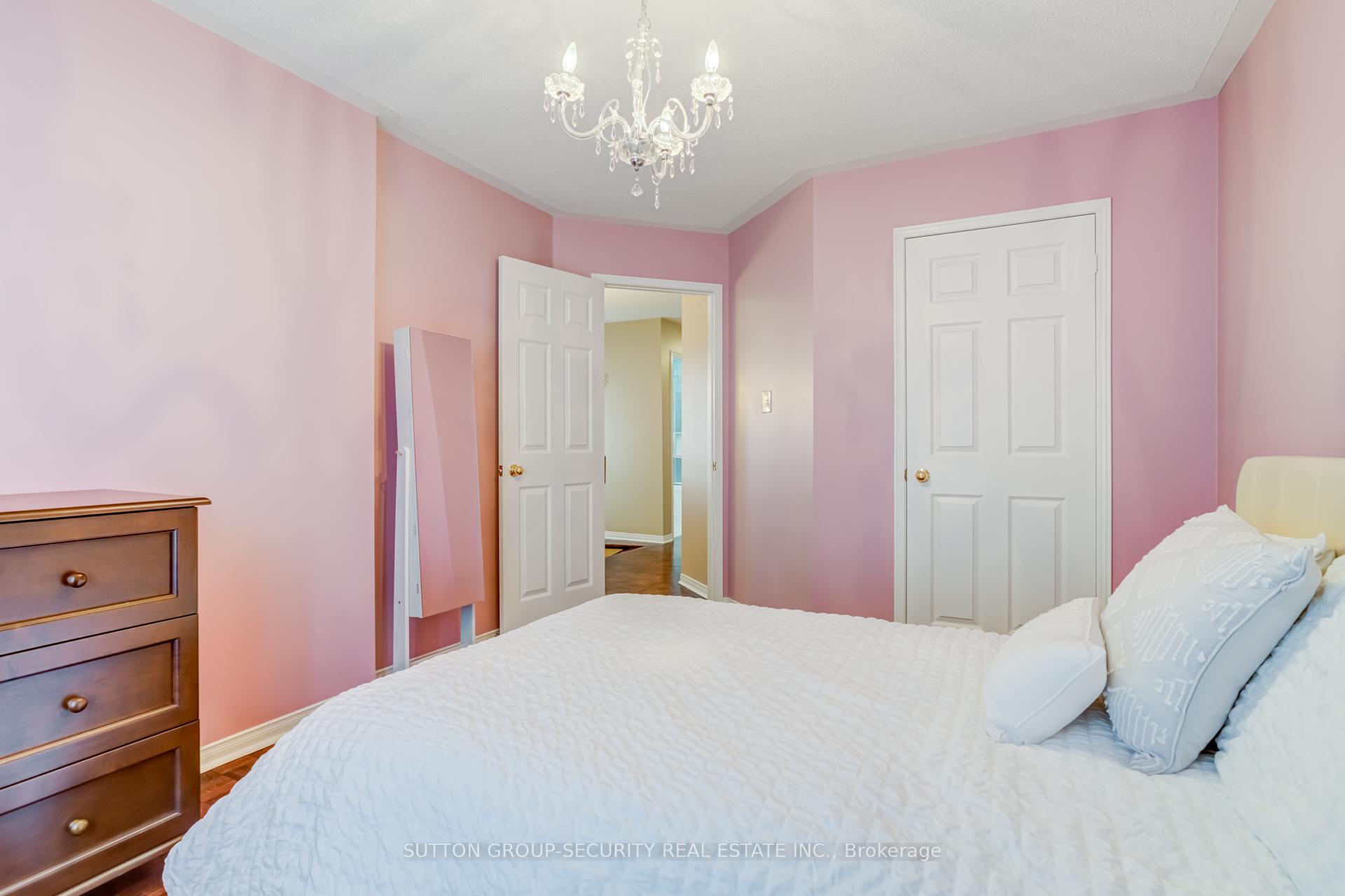 29 Rory Rd, Toronto, ON M6L3E9 | 3 Bedroom 3 Bathroom Detached House | Image 19