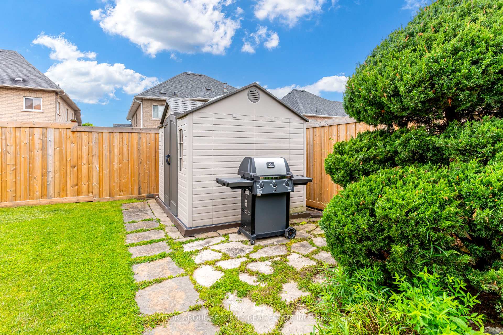 29 Rory Rd, Toronto, ON M6L3E9 | 3 Bedroom 3 Bathroom Detached House | Image 32