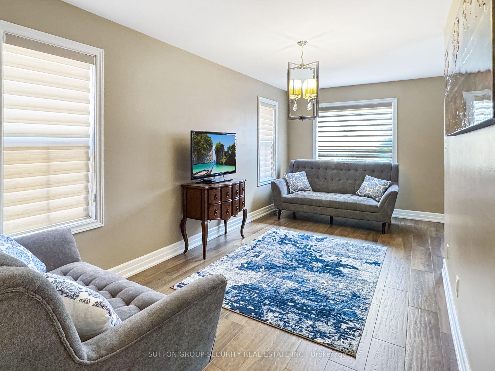 29 Rory Rd, Toronto, ON M6L3E9 | 3 Bedroom 3 Bathroom Detached House | Image 9