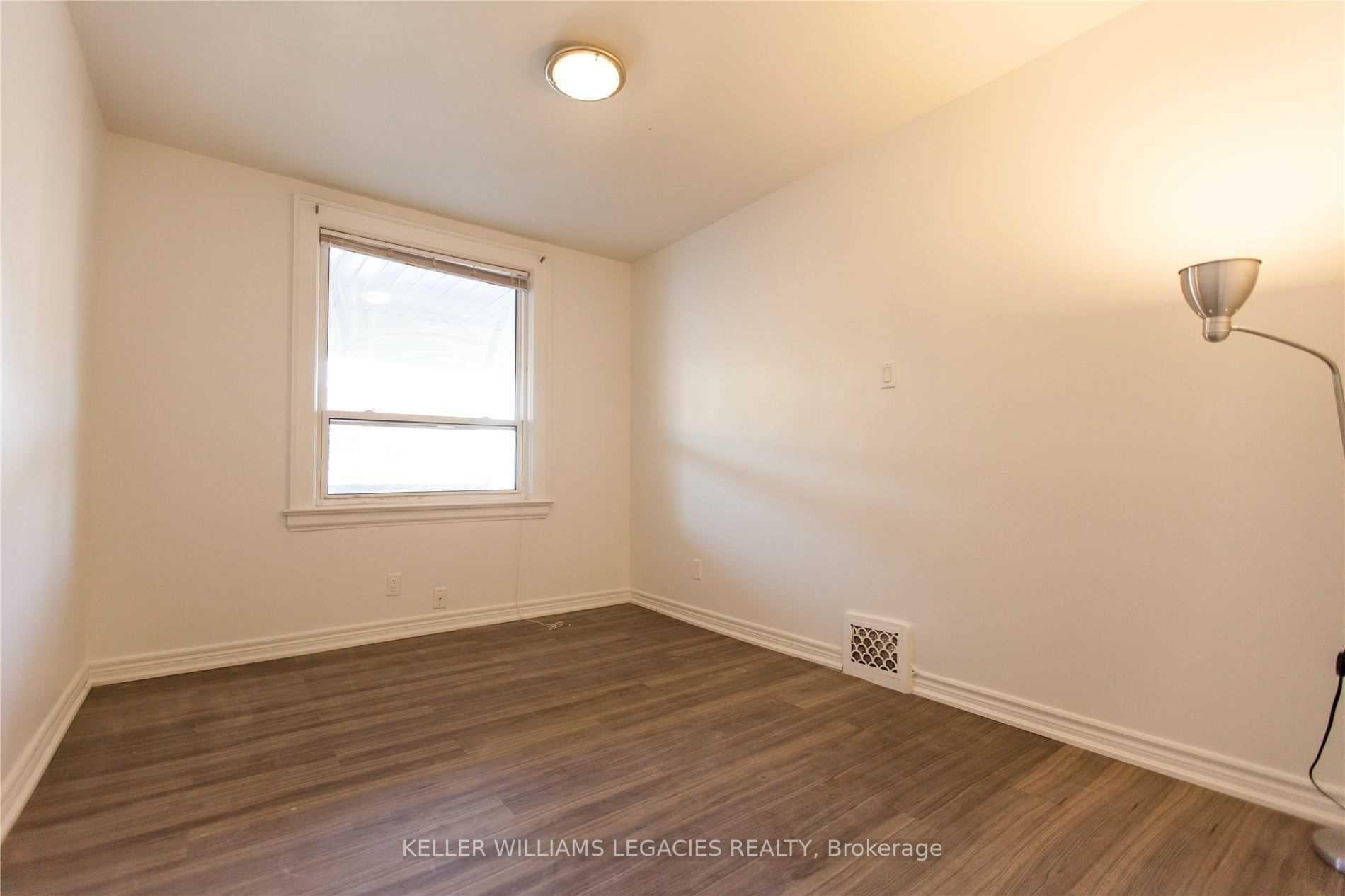 142 Silverthorn Ave, Toronto, ON M6N3K3 | 3 Bedroom 3 Bathroom Semi-Detached House | Image 5