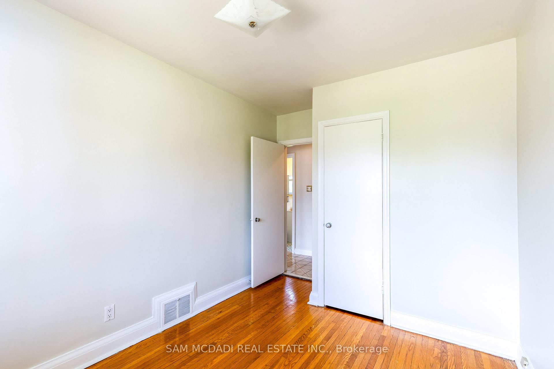 64 Dorking Cres, Toronto, ON M3M2B6 | 3 Bedroom 2 Bathroom Detached House | Image 12