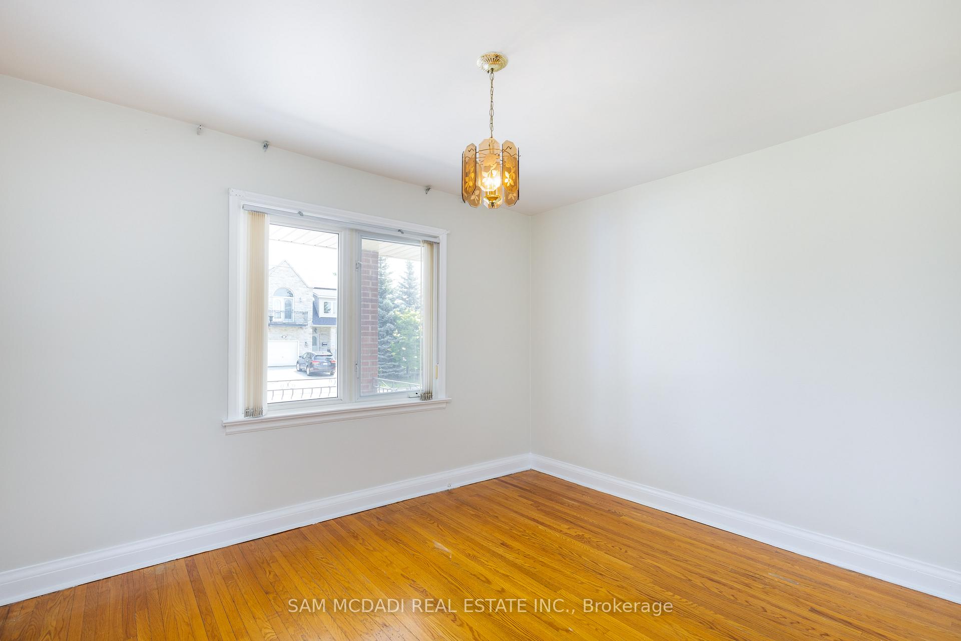 64 Dorking Cres, Toronto, ON M3M2B6 | 3 Bedroom 2 Bathroom Detached House | Image 13