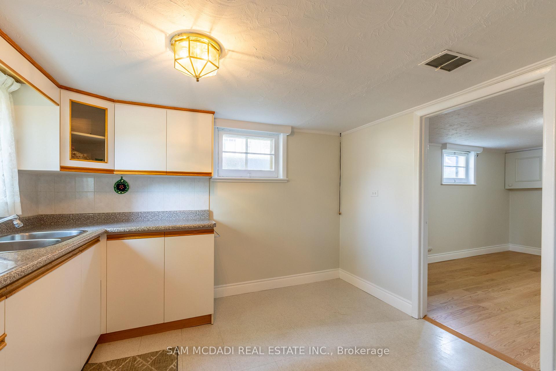 64 Dorking Cres, Toronto, ON M3M2B6 | 3 Bedroom 2 Bathroom Detached House | Image 20