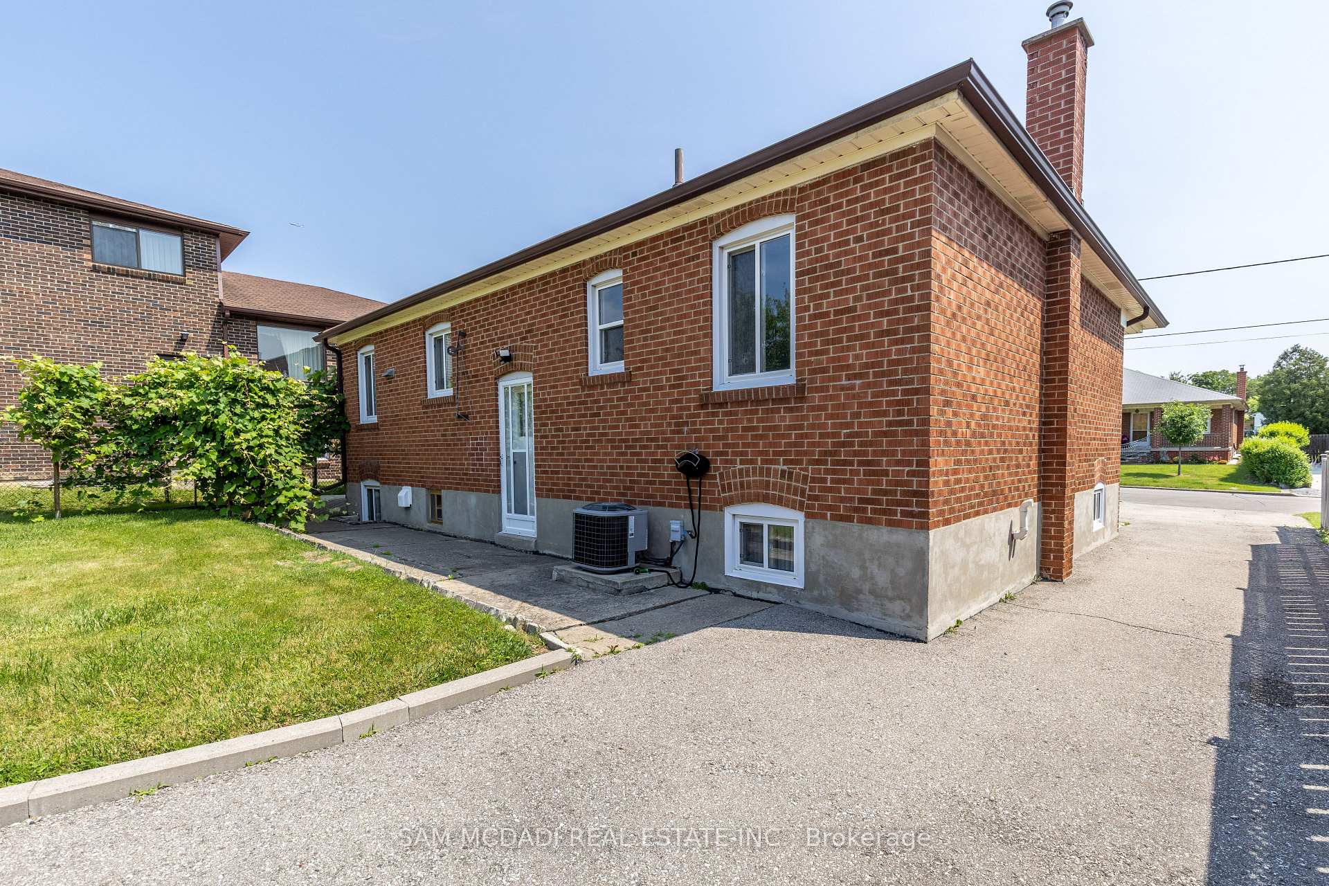 64 Dorking Cres, Toronto, ON M3M2B6 | 3 Bedroom 2 Bathroom Detached House | Image 30