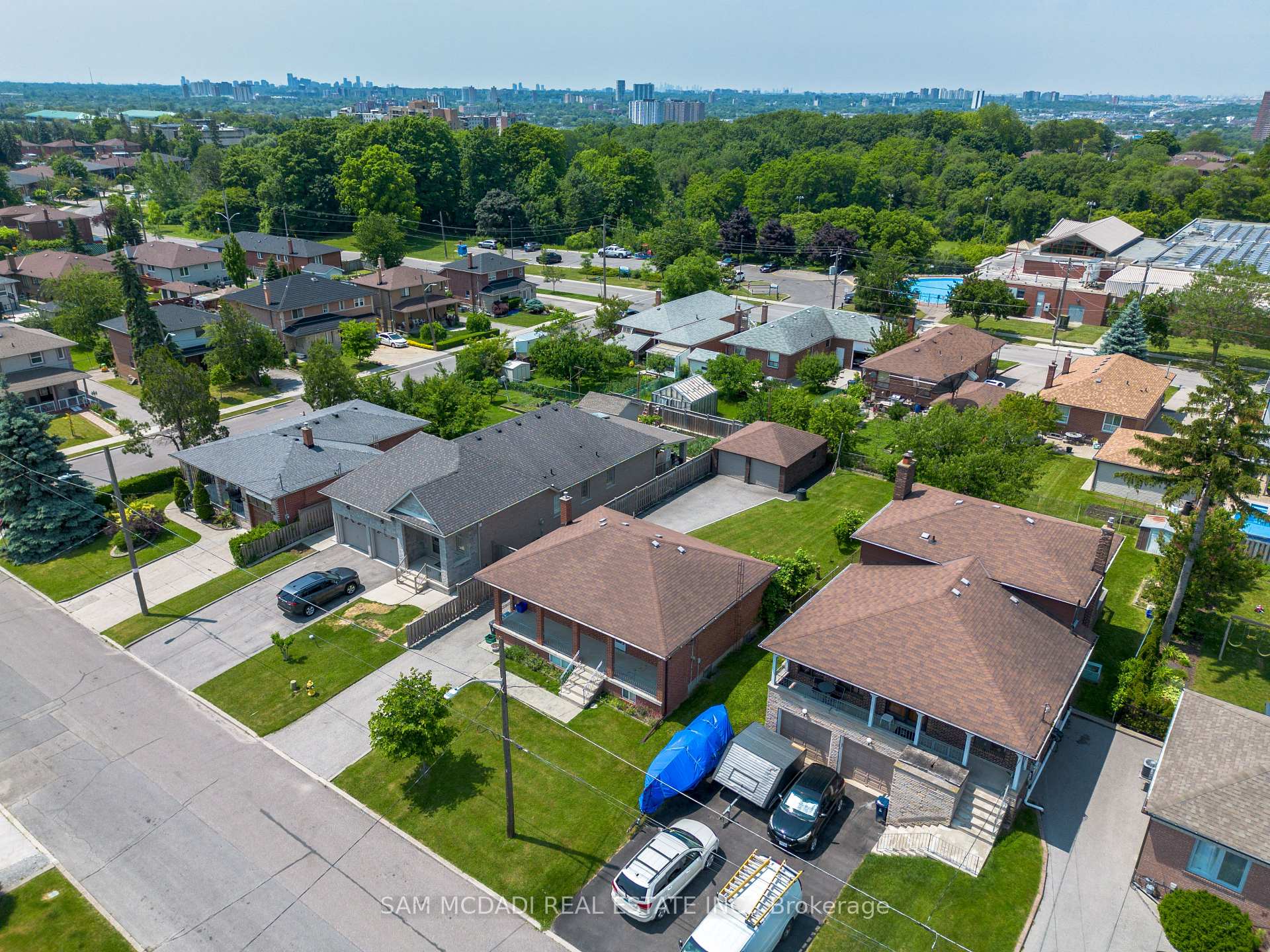 64 Dorking Cres, Toronto, ON M3M2B6 | 3 Bedroom 2 Bathroom Detached House | Image 34