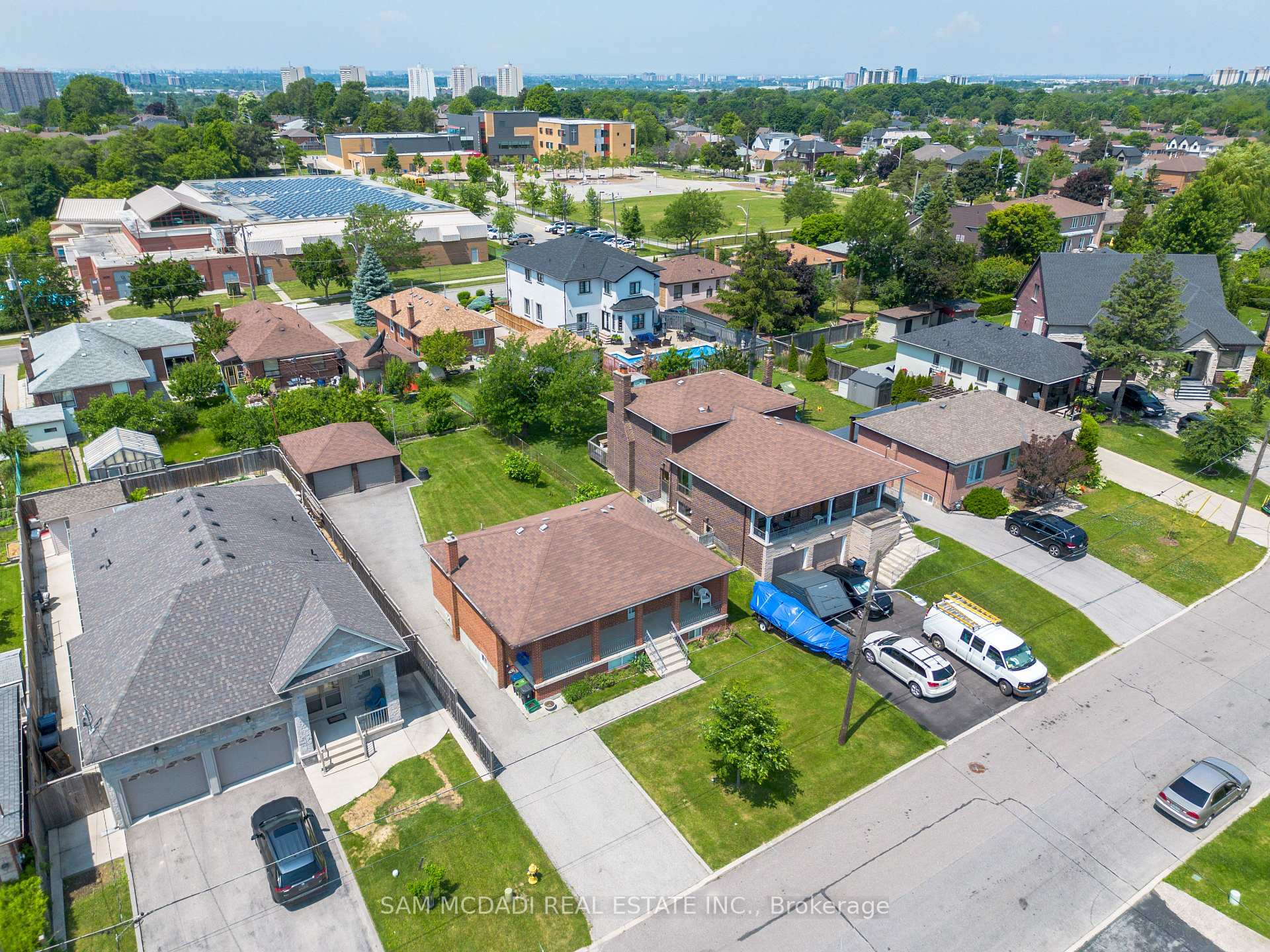 64 Dorking Cres, Toronto, ON M3M2B6 | 3 Bedroom 2 Bathroom Detached House | Image 35