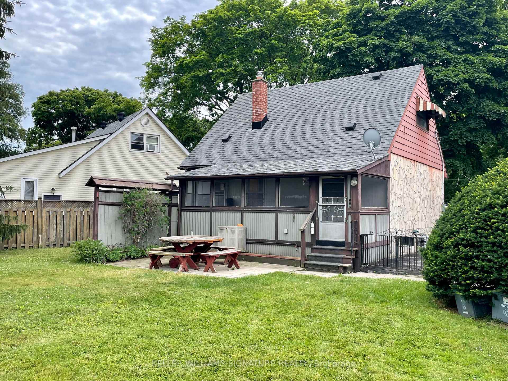 18 Heslop Dr, Toronto, ON M8W4R1 | 3 Bedroom 2 Bathroom Detached House | Image 22