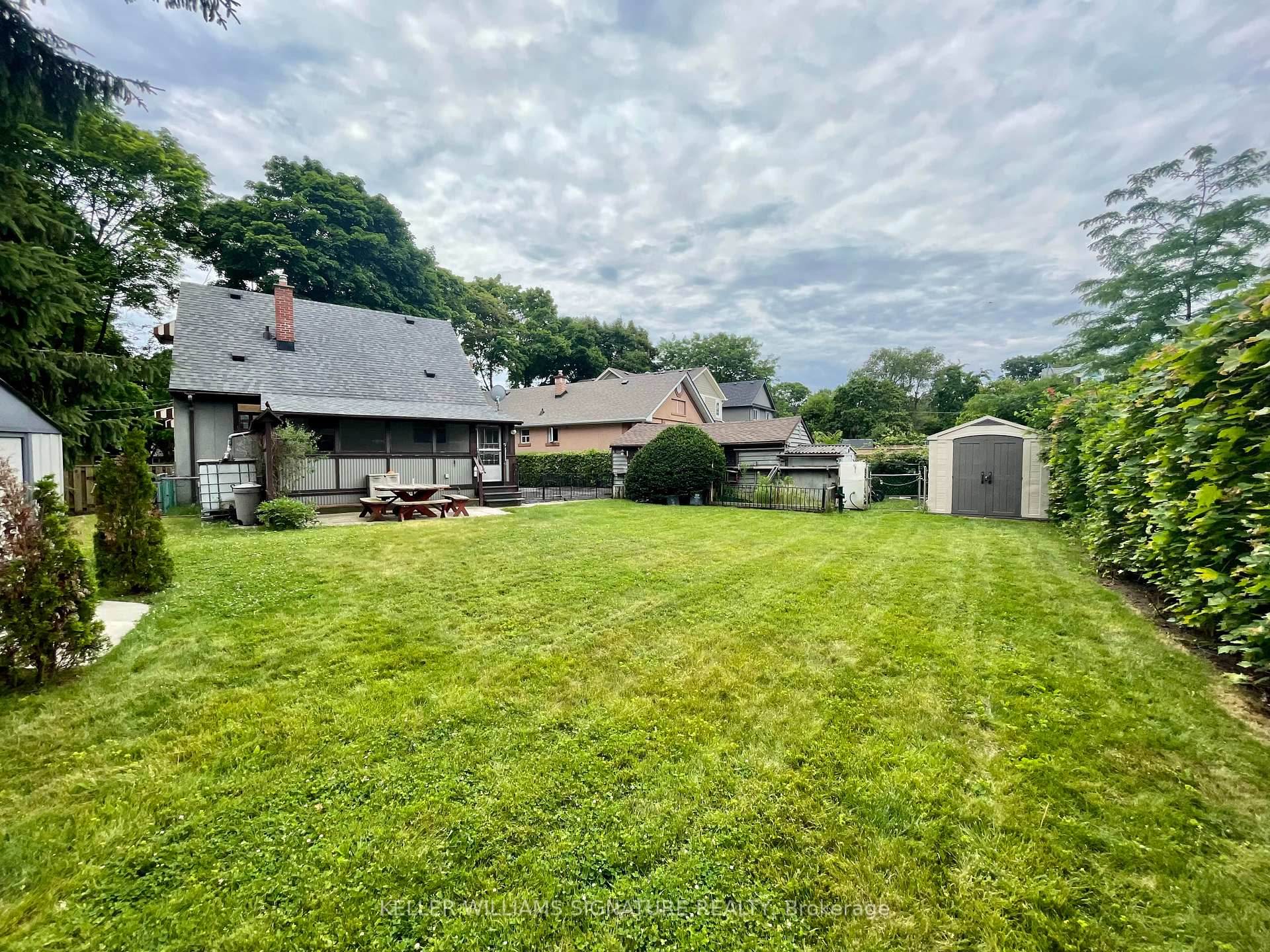 18 Heslop Dr, Toronto, ON M8W4R1 | 3 Bedroom 2 Bathroom Detached House | Image 3