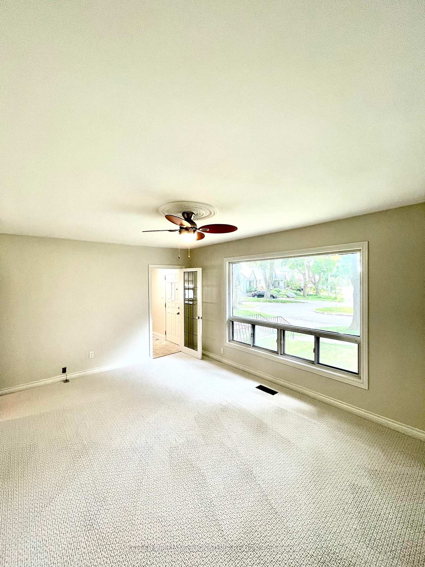 18 Heslop Dr, Toronto, ON M8W4R1 | 3 Bedroom 2 Bathroom Detached House | Image 6