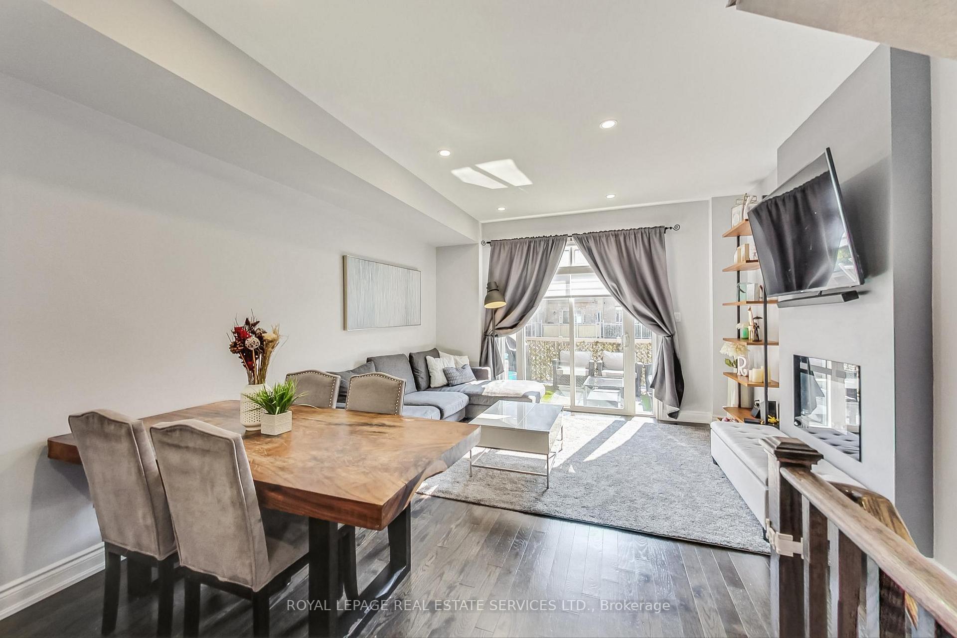 1022A Islington Ave, Toronto, ON M8Z0E5 | 3 Bedroom 3 Bathroom Condo Townhouse | Image 1