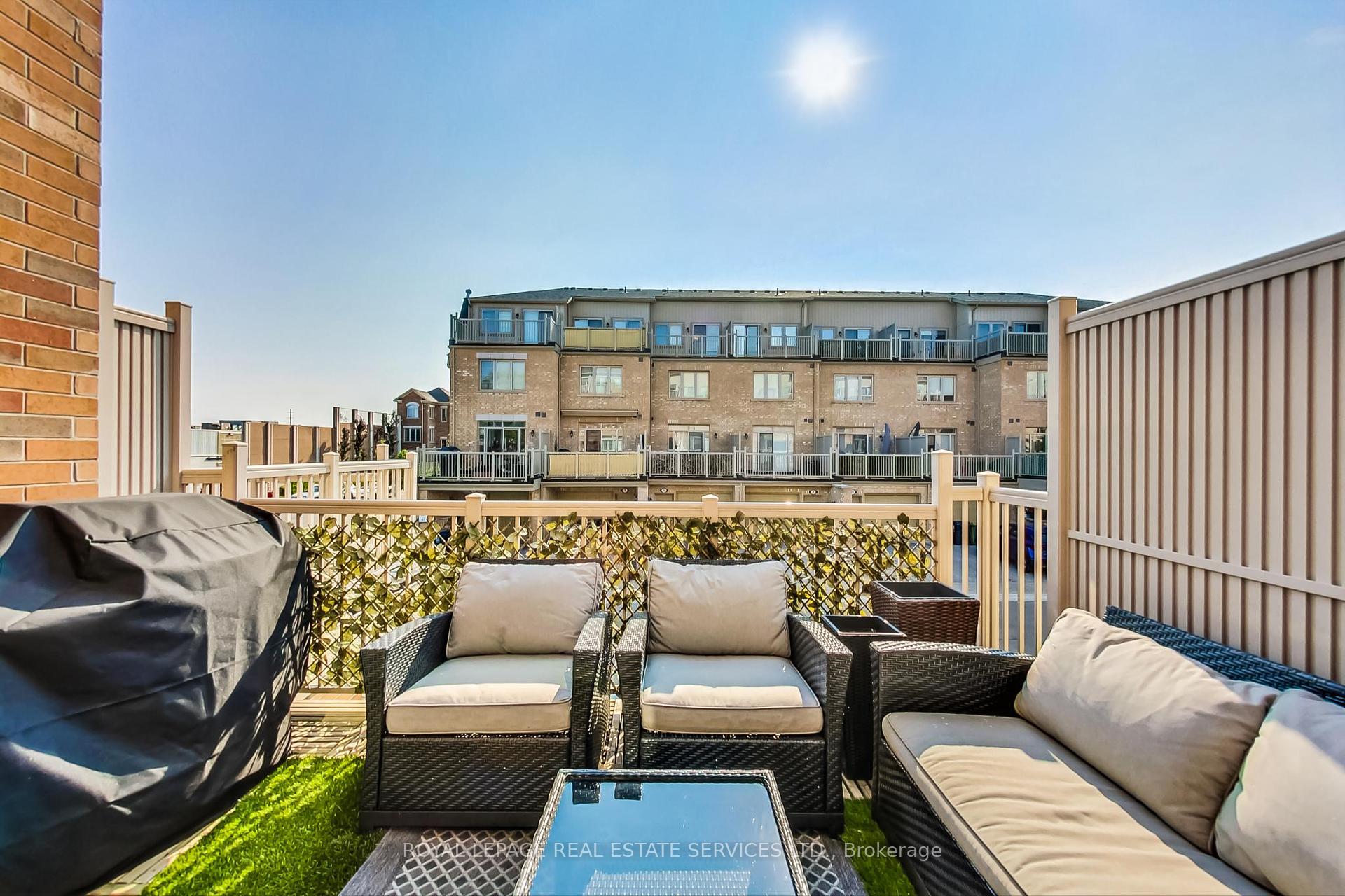 1022A Islington Ave, Toronto, ON M8Z0E5 | 3 Bedroom 3 Bathroom Condo Townhouse | Image 10