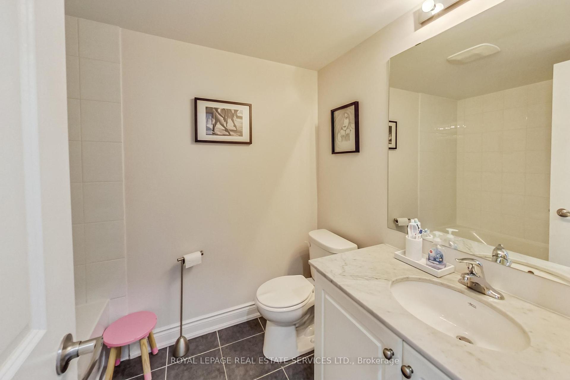 1022A Islington Ave, Toronto, ON M8Z0E5 | 3 Bedroom 3 Bathroom Condo Townhouse | Image 18