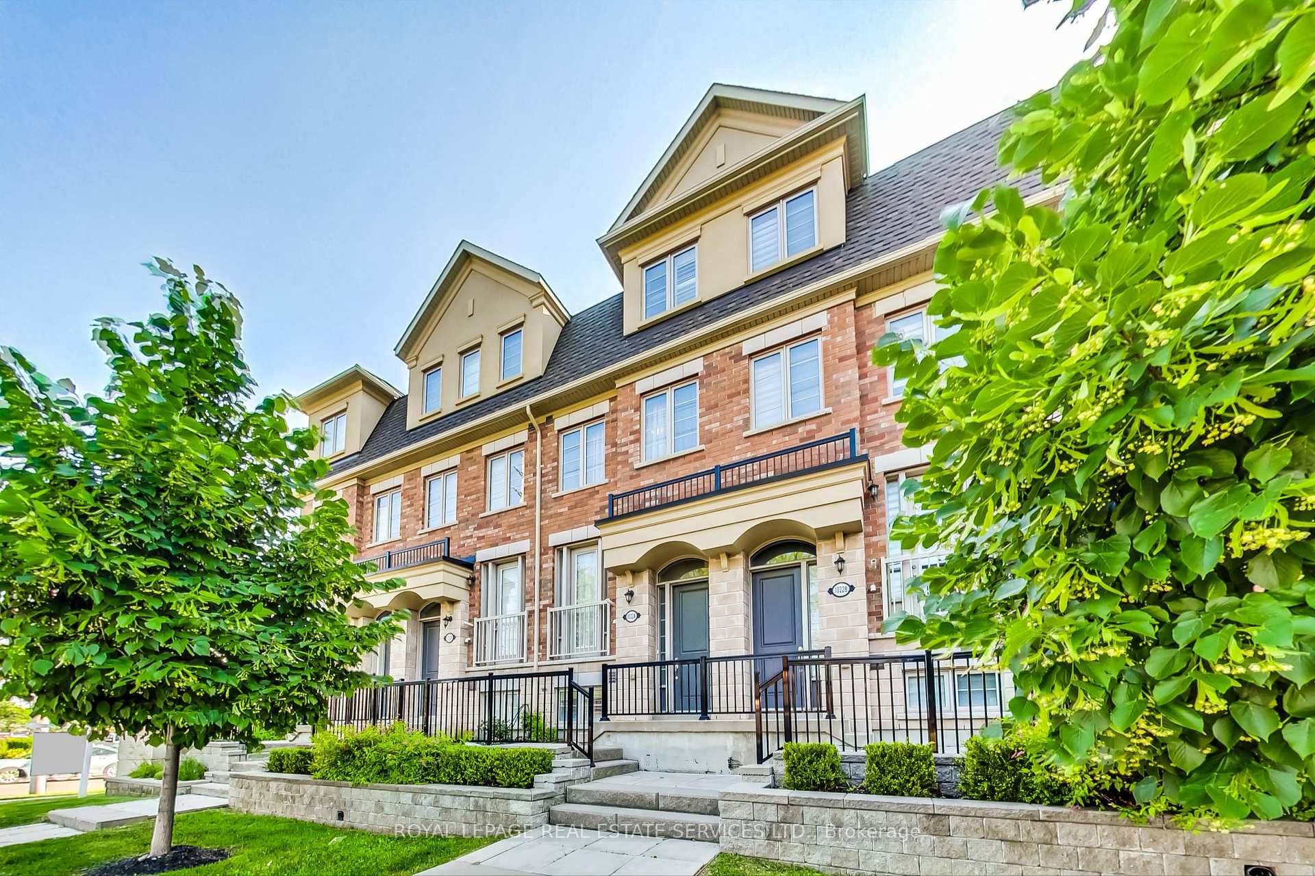 1022A Islington Ave, Toronto, ON M8Z0E5 | 3 Bedroom 3 Bathroom Condo Townhouse | Image 2