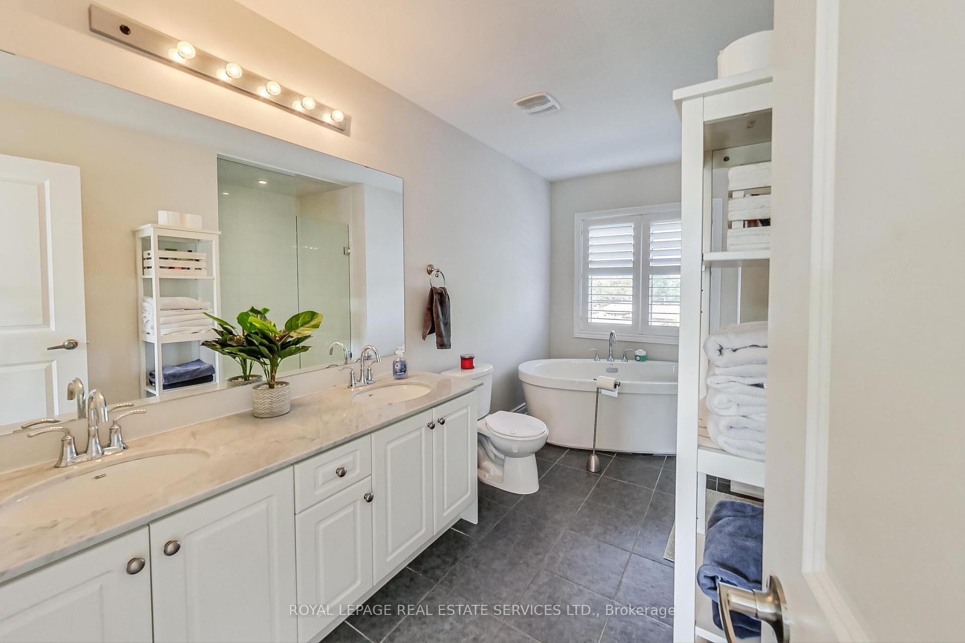 1022A Islington Ave, Toronto, ON M8Z0E5 | 3 Bedroom 3 Bathroom Condo Townhouse | Image 20