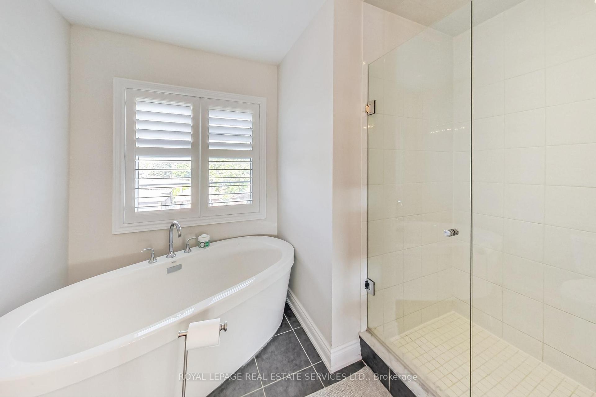 1022A Islington Ave, Toronto, ON M8Z0E5 | 3 Bedroom 3 Bathroom Condo Townhouse | Image 22