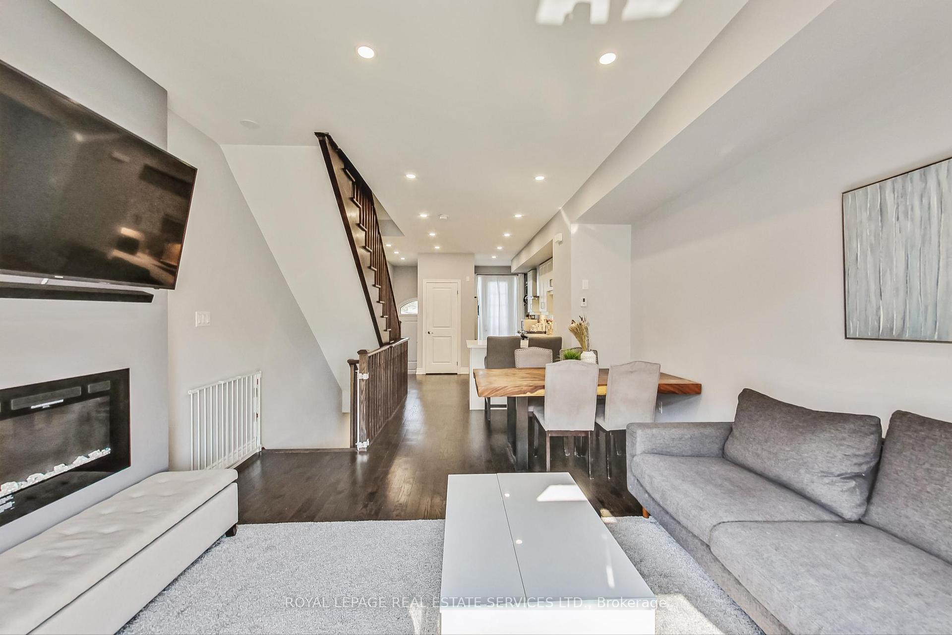 1022A Islington Ave, Toronto, ON M8Z0E5 | 3 Bedroom 3 Bathroom Condo Townhouse | Image 7