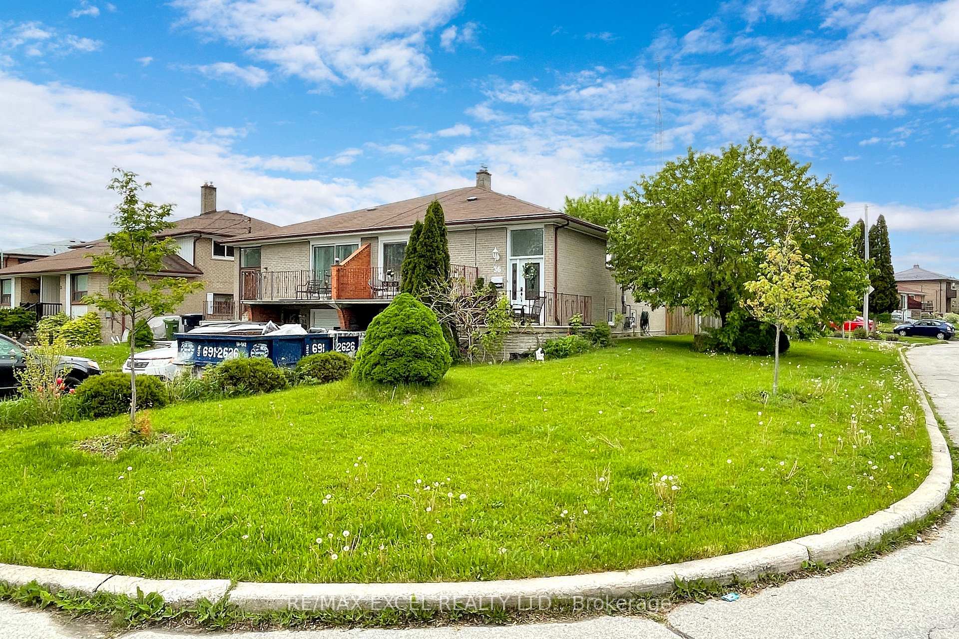36 Newlin Cres, Toronto, ON M3L1X6 | 3 Bedroom 3 Bathroom Semi-Detached House | Image 1
