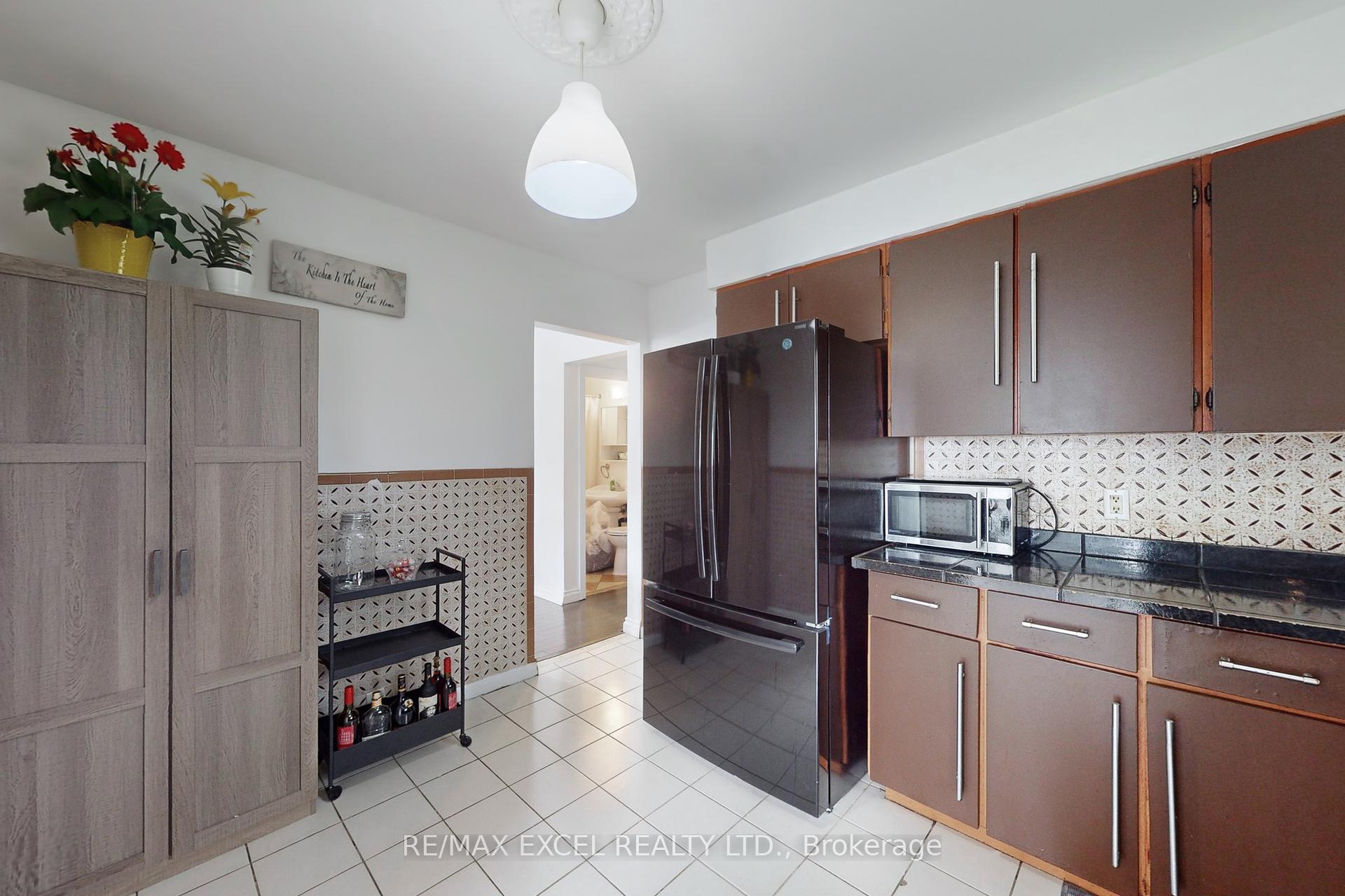 36 Newlin Cres, Toronto, ON M3L1X6 | 3 Bedroom 3 Bathroom Semi-Detached House | Image 22