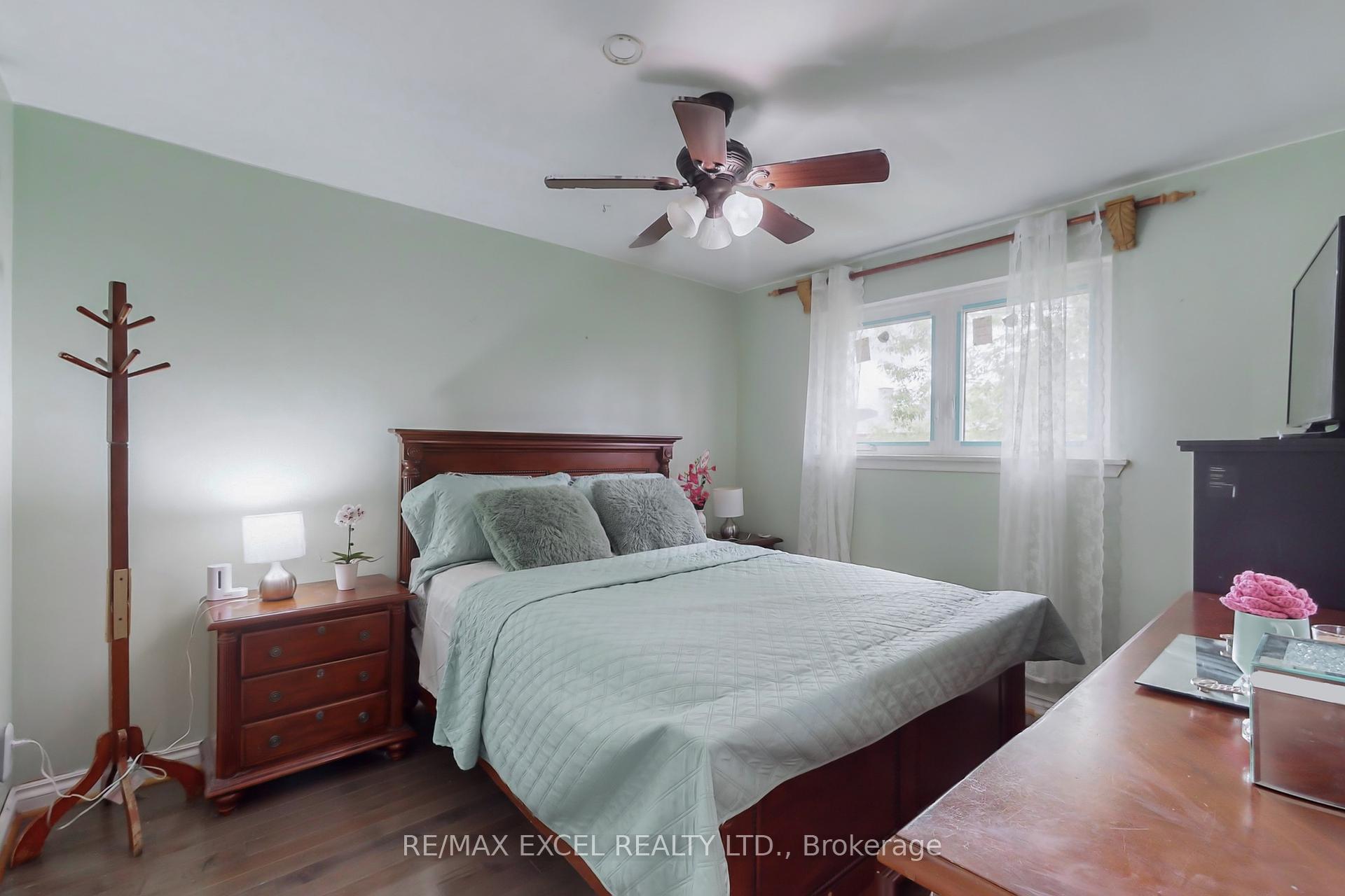 36 Newlin Cres, Toronto, ON M3L1X6 | 3 Bedroom 3 Bathroom Semi-Detached House | Image 24