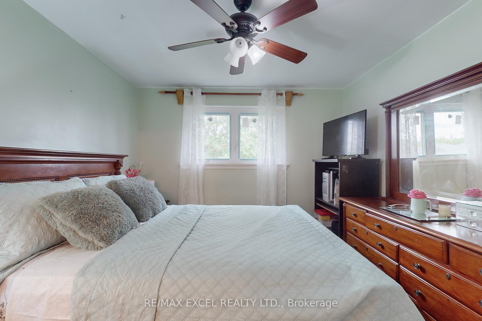 36 Newlin Cres, Toronto, ON M3L1X6 | 3 Bedroom 3 Bathroom Semi-Detached House | Image 25