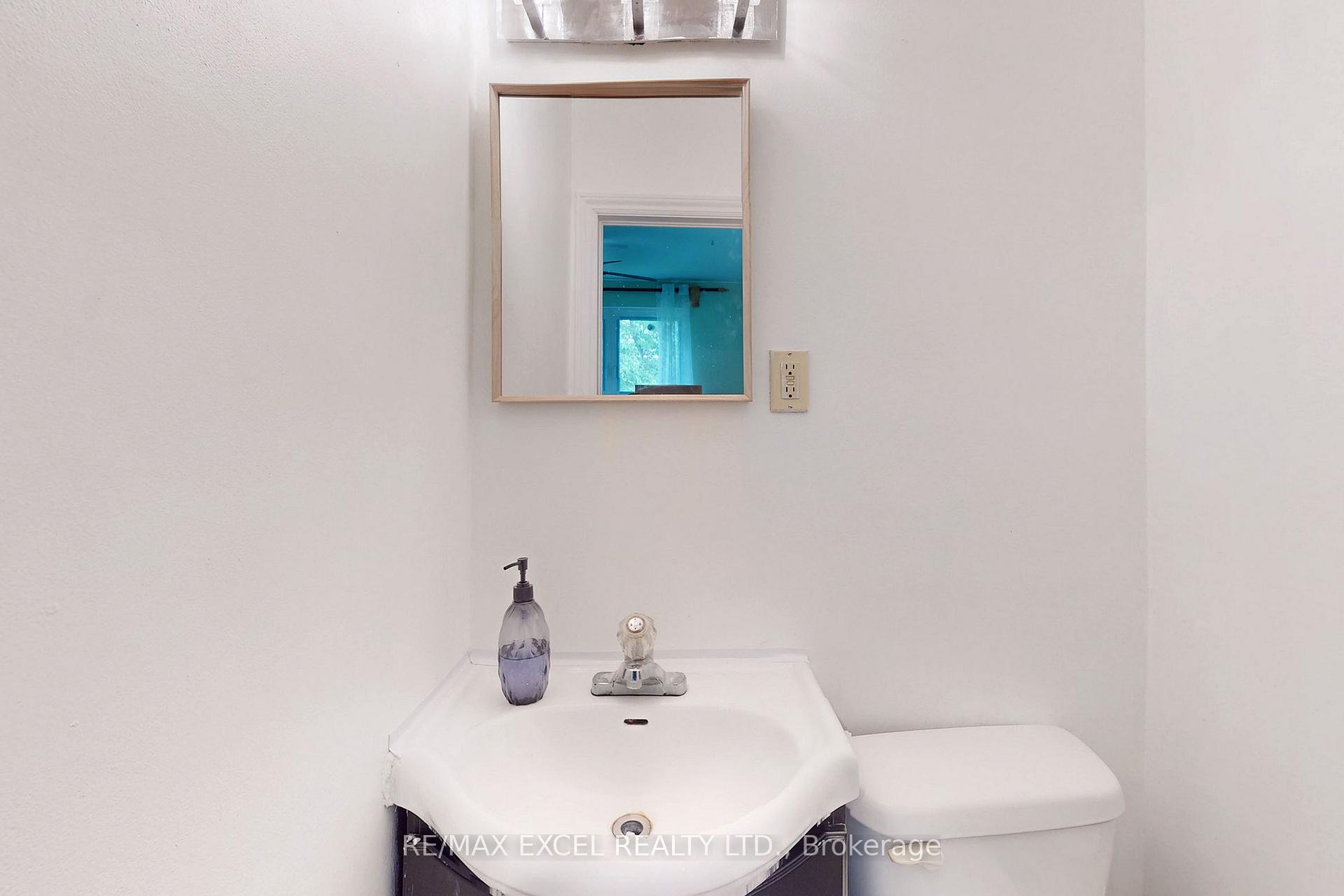 36 Newlin Cres, Toronto, ON M3L1X6 | 3 Bedroom 3 Bathroom Semi-Detached House | Image 28