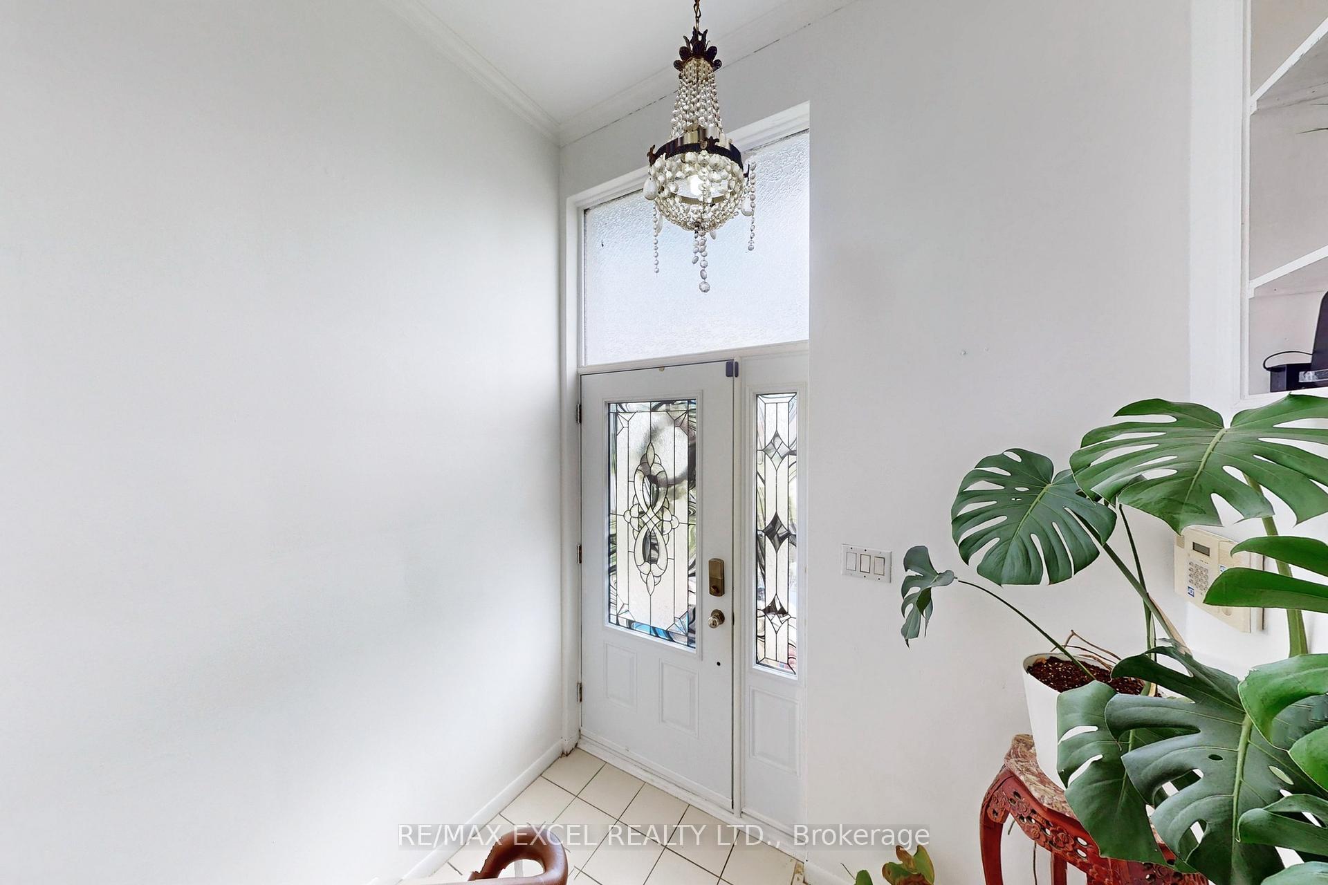 36 Newlin Cres, Toronto, ON M3L1X6 | 3 Bedroom 3 Bathroom Semi-Detached House | Image 36