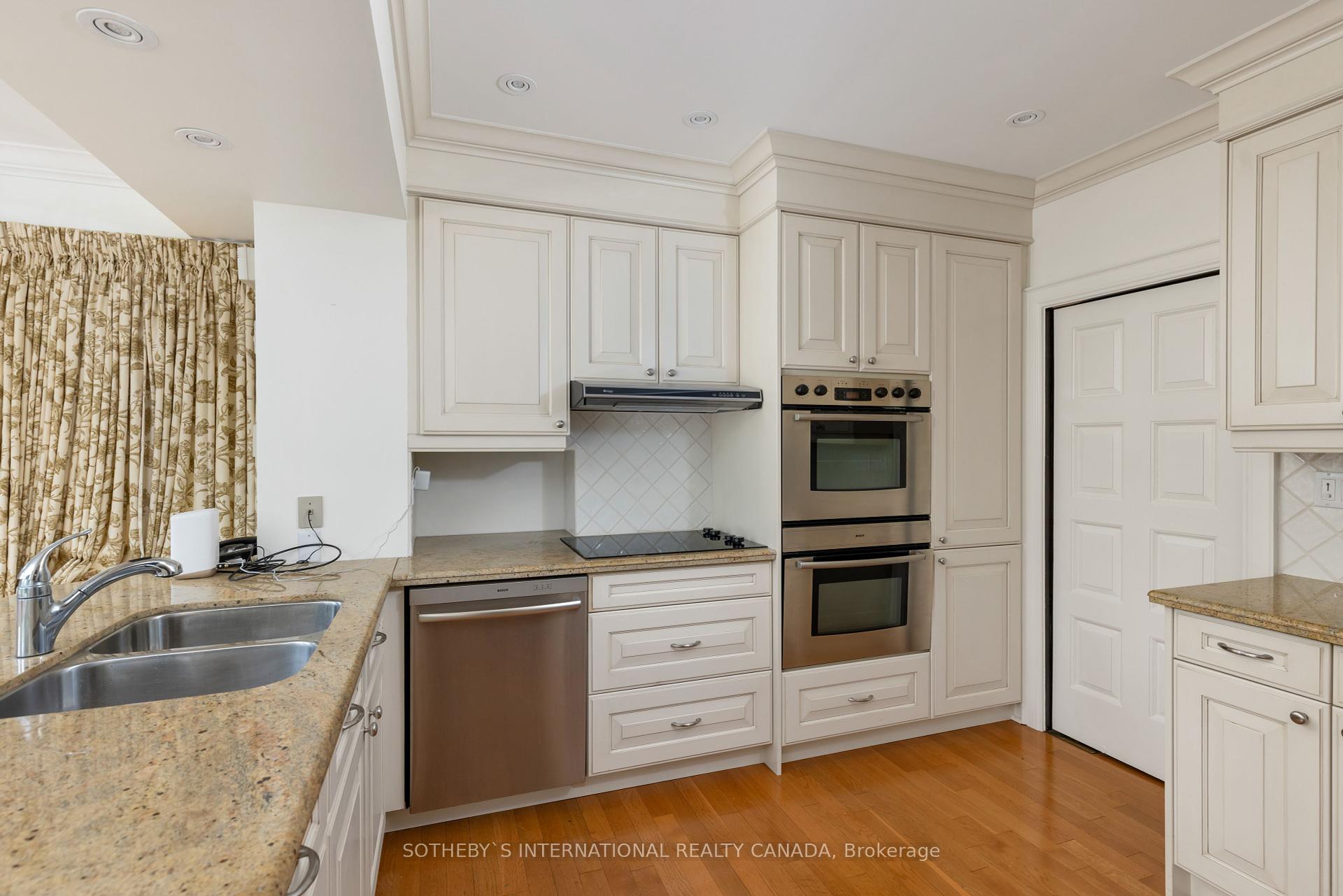 38 Edenbrook Hill, Toronto, ON M9A3Z6 | 4 Bedroom 4 Bathroom Detached House | Image 11