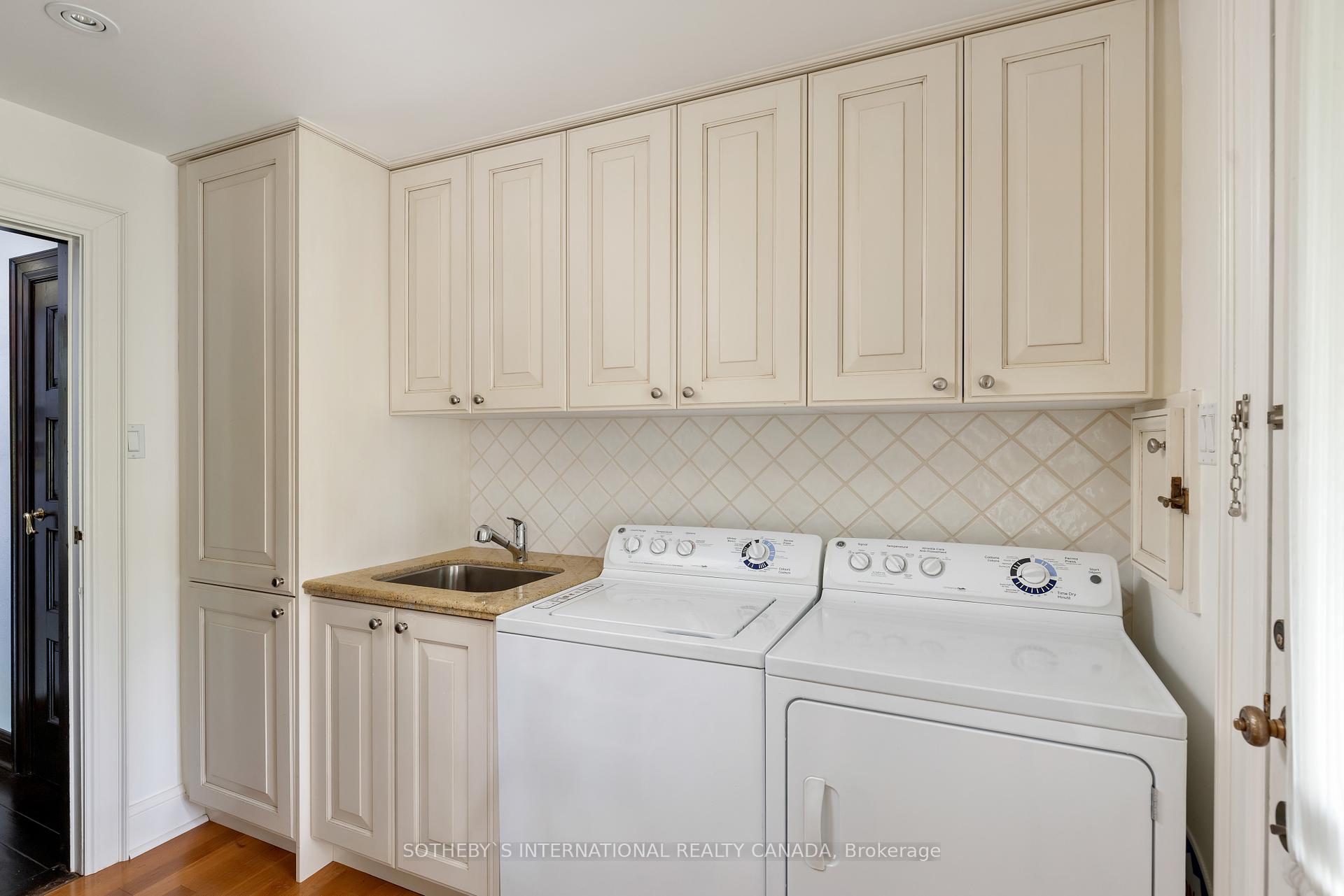 38 Edenbrook Hill, Toronto, ON M9A3Z6 | 4 Bedroom 4 Bathroom Detached House | Image 14