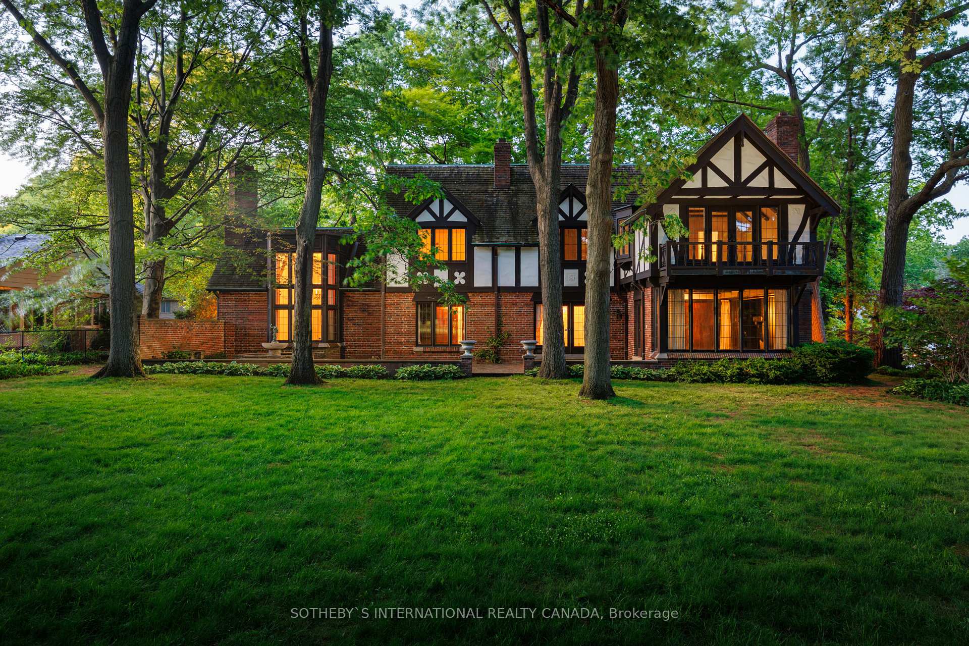 38 Edenbrook Hill, Toronto, ON M9A3Z6 | 4 Bedroom 4 Bathroom Detached House | Image 2