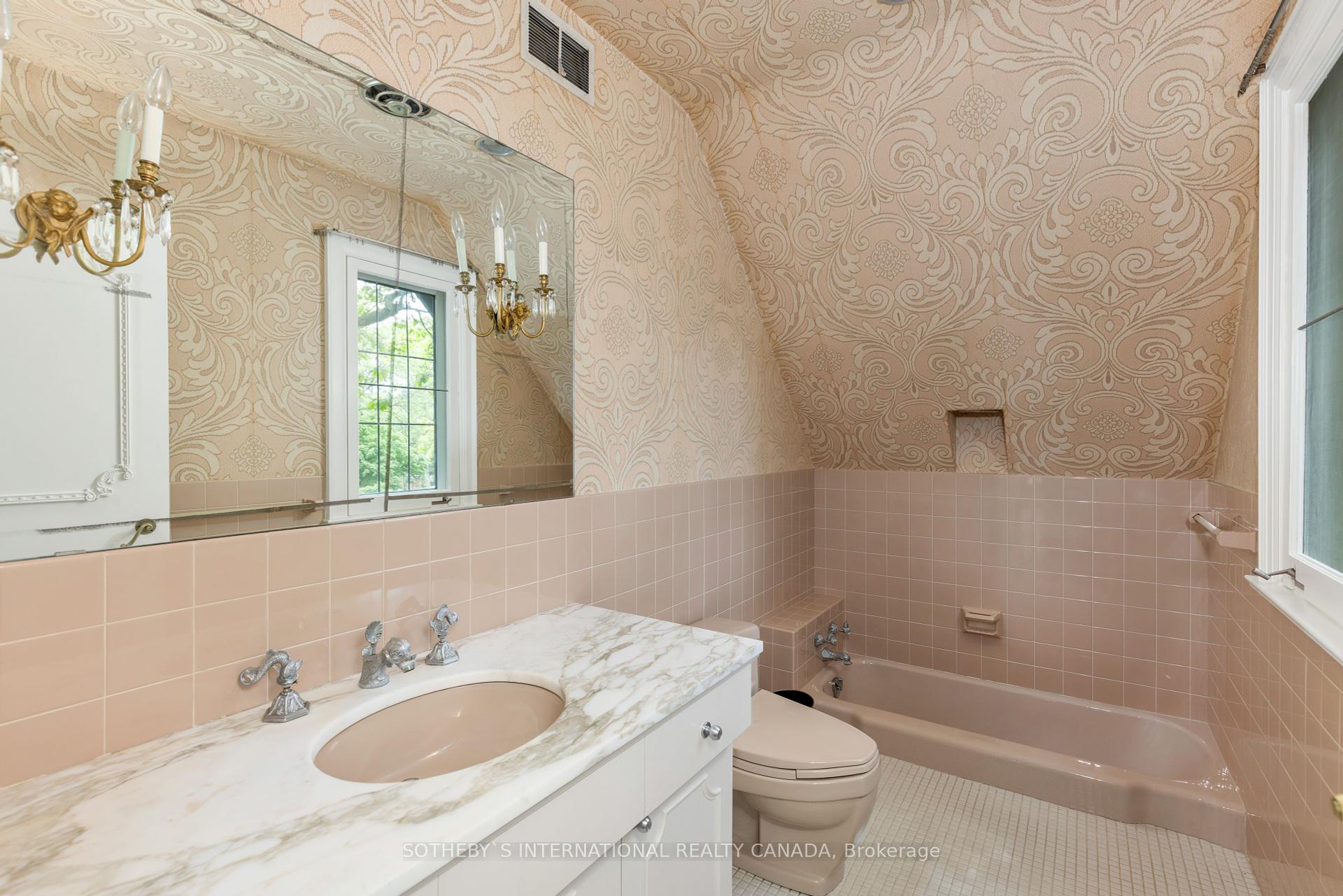 38 Edenbrook Hill, Toronto, ON M9A3Z6 | 4 Bedroom 4 Bathroom Detached House | Image 23