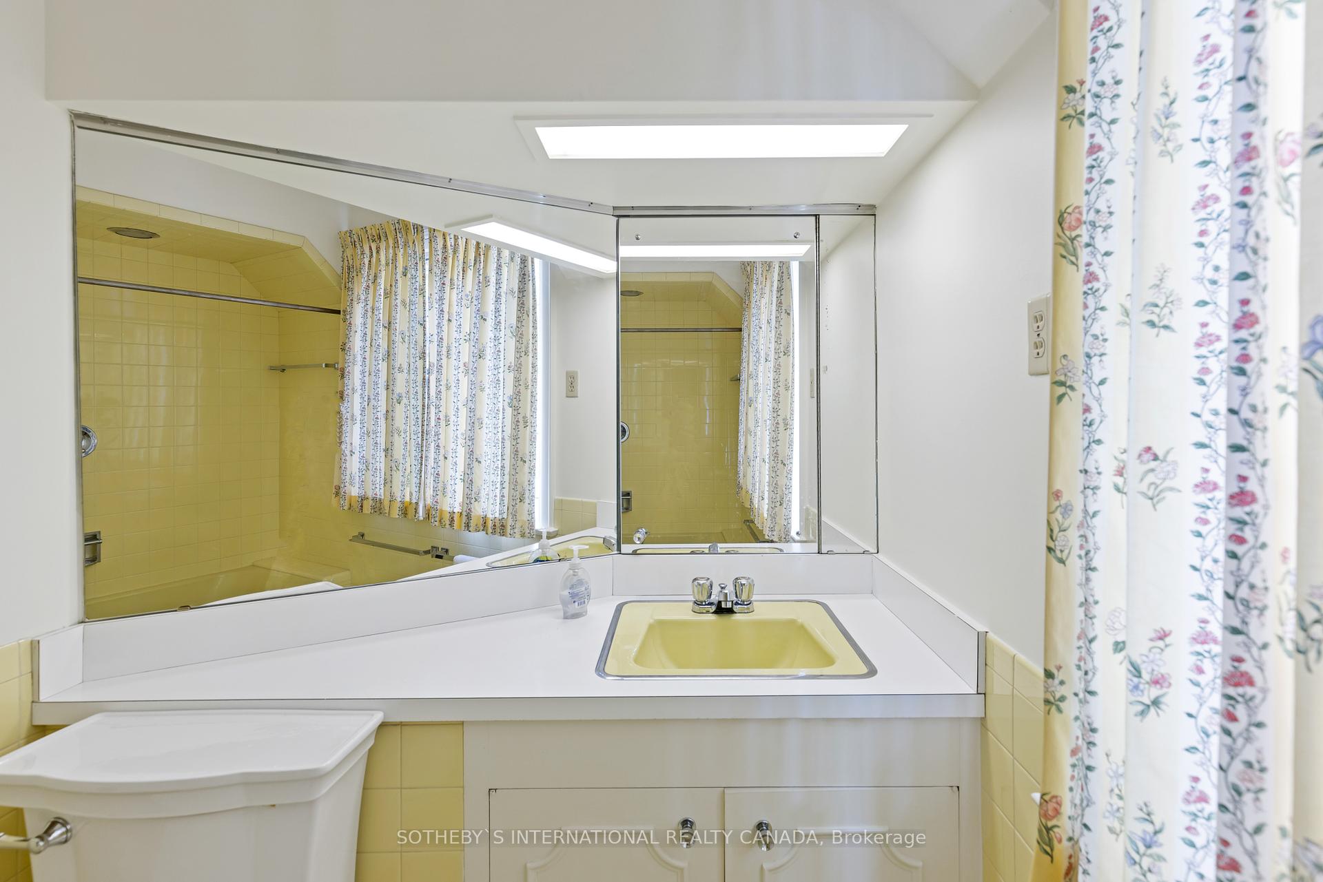 38 Edenbrook Hill, Toronto, ON M9A3Z6 | 4 Bedroom 4 Bathroom Detached House | Image 30