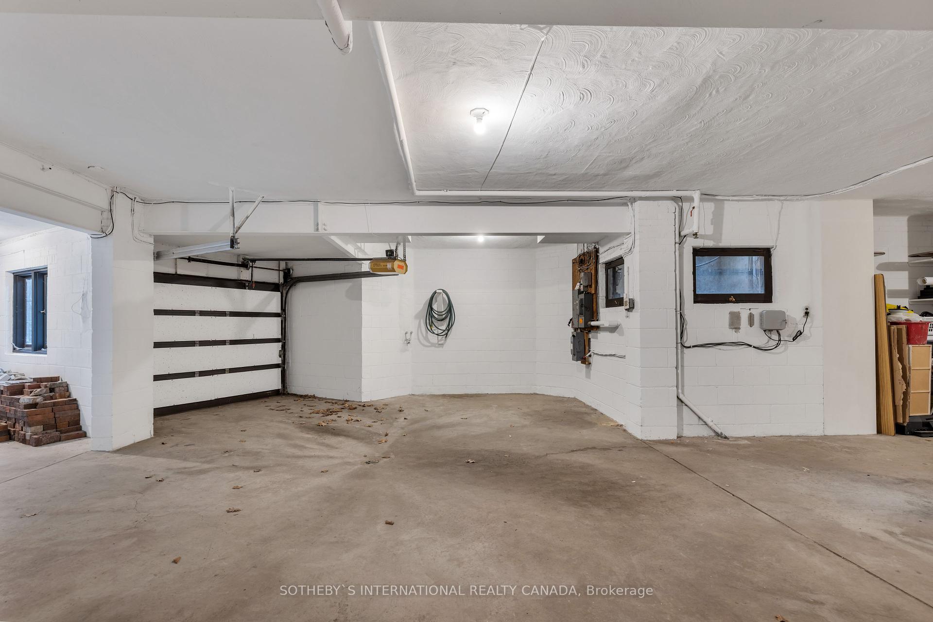 38 Edenbrook Hill, Toronto, ON M9A3Z6 | 4 Bedroom 4 Bathroom Detached House | Image 33